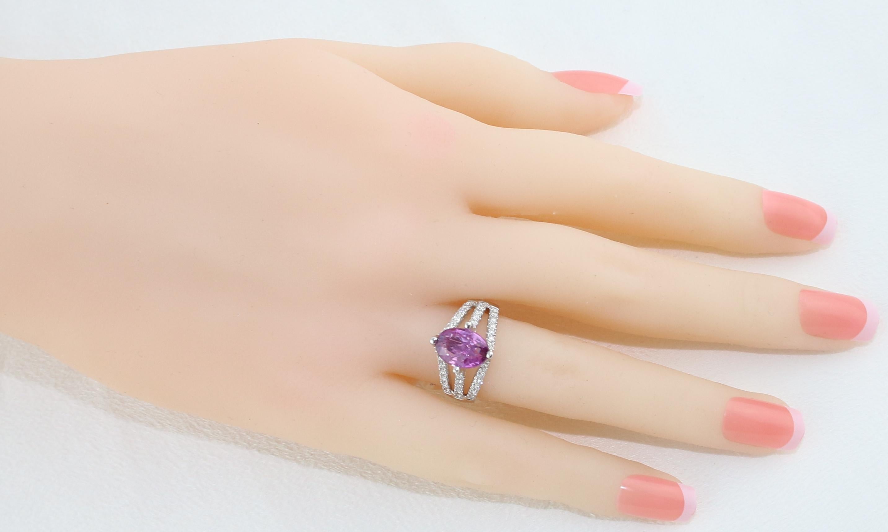 Oval Cut AGL Certified No Heat 2.86 Carat Oval Purple Pink Sapphire Diamond Gold Ring For Sale
