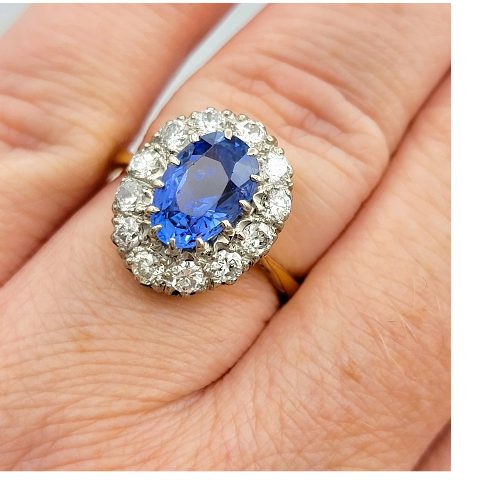 Anillo Halo de Zafiro de Ceilán y Diamante Certificado AGL Sin Calor, Platino y Oro de 18K en venta 5