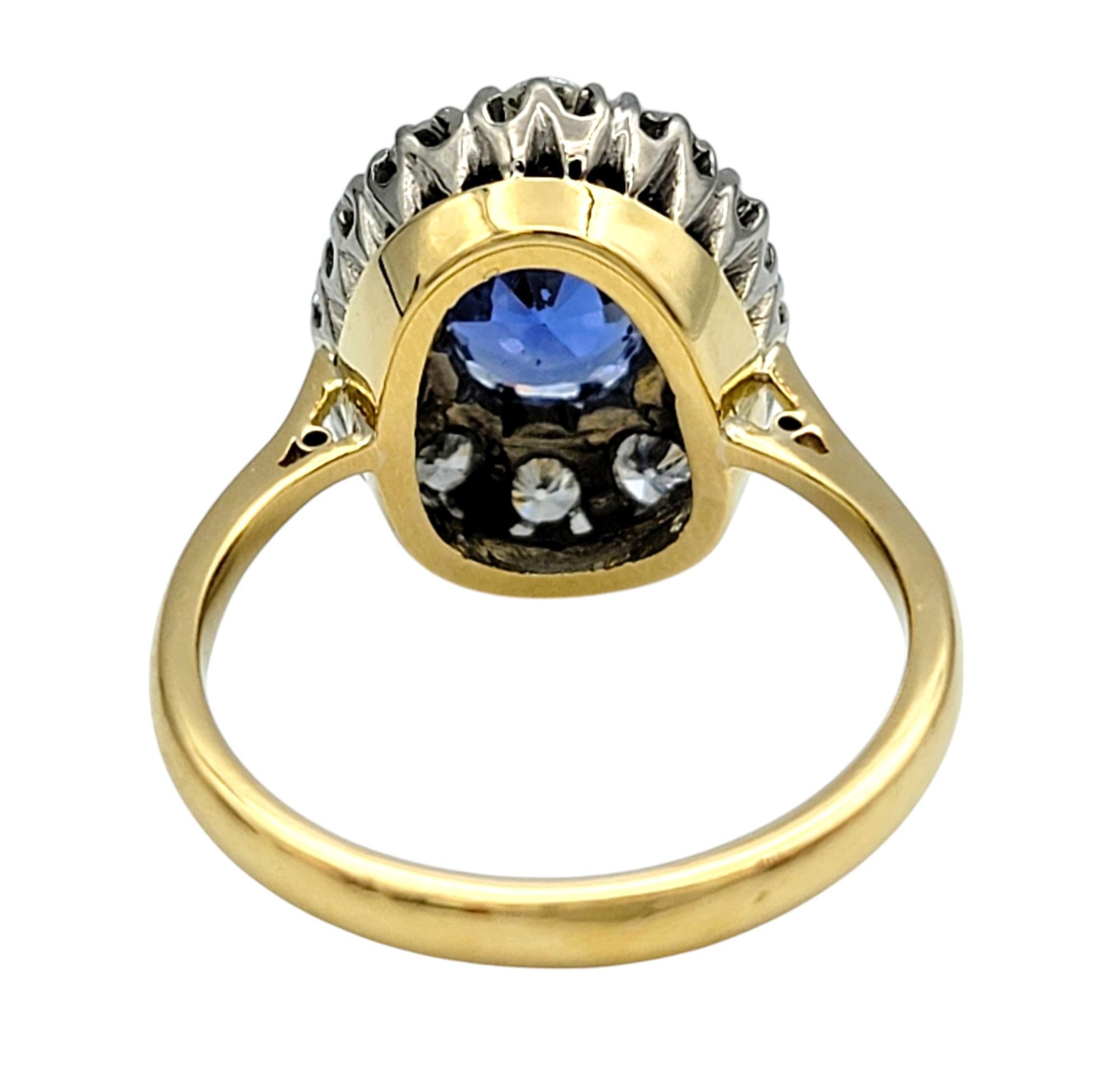 De las mujeres Anillo Halo de Zafiro de Ceilán y Diamante Certificado AGL Sin Calor, Platino y Oro de 18K en venta