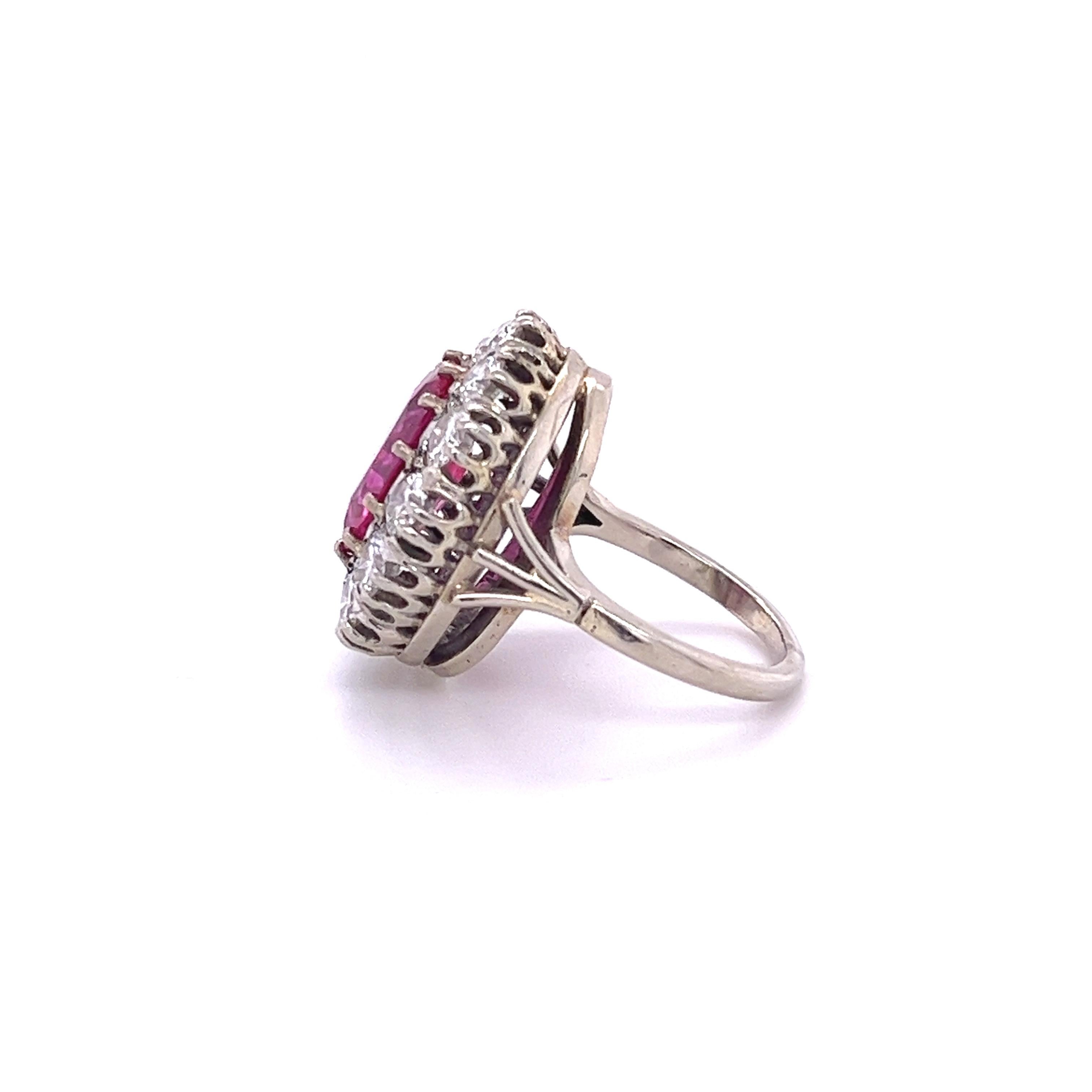 AGL Certified No Heat Oval Cut Burma Ruby and Round Diamond Ring in vendita 3