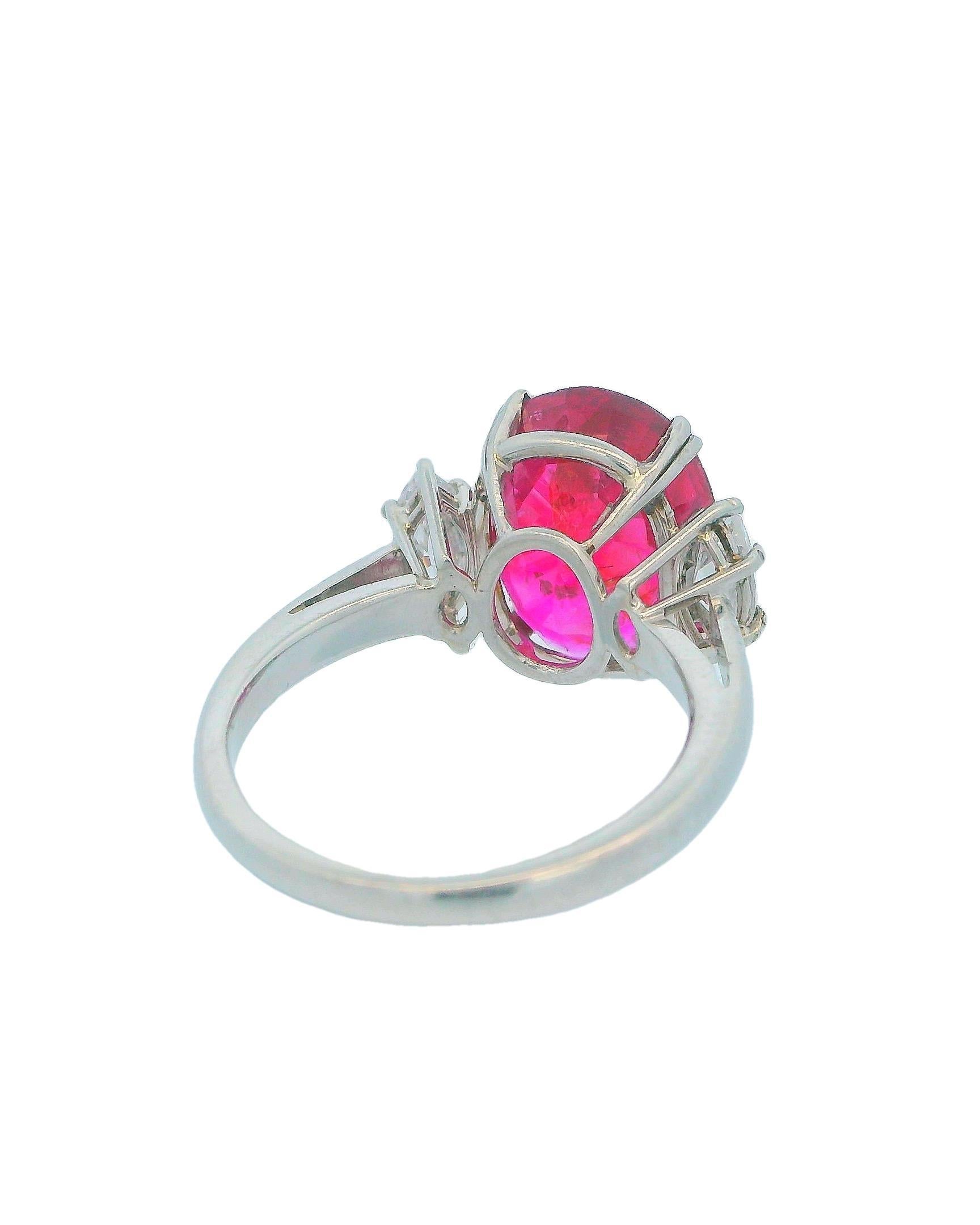 Women's AGL Certified Oval Ruby 7.25Ct with Diamonds Ring For Sale