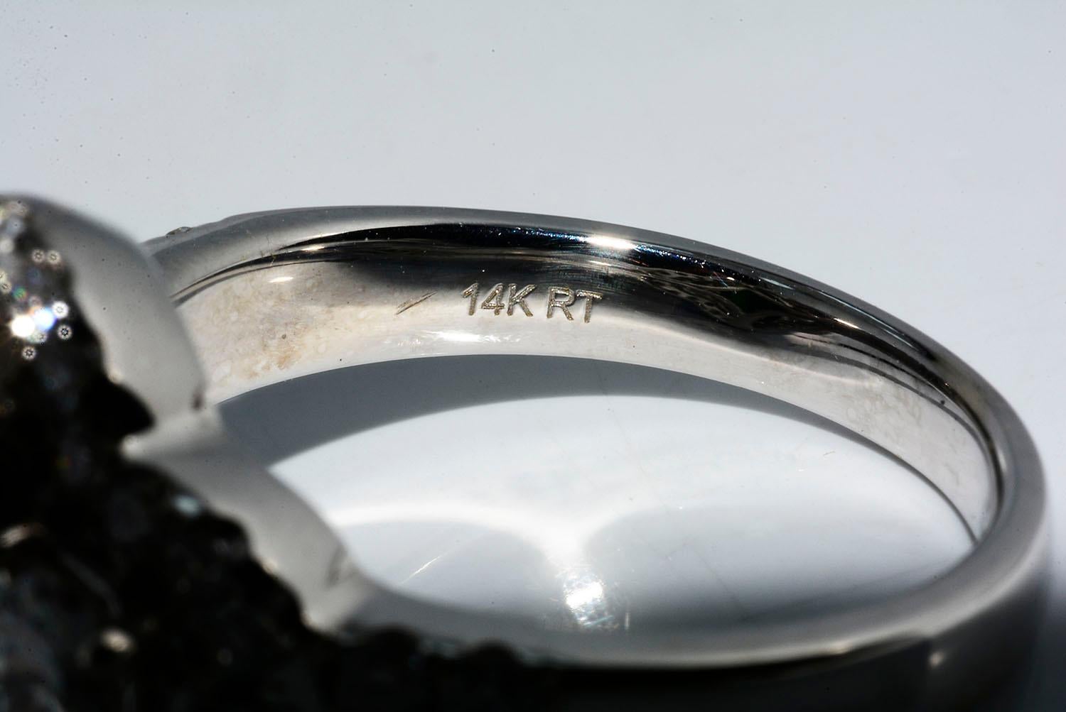 Agl Certified Oval Tsavorite Garnet and Diamond Ring 18 Karat White Gold For Sale 4