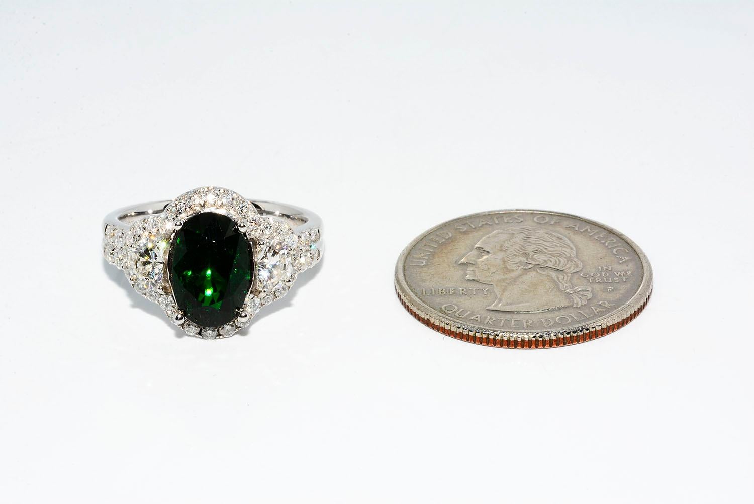 Agl Certified Oval Tsavorite Garnet and Diamond Ring 18 Karat White Gold For Sale 3