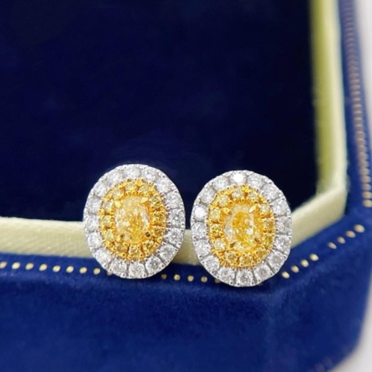 AGL Certified Oval Yellow Diamond & Diamond 18K White Gold Stud Earrings In New Condition For Sale In Kowloon, HK