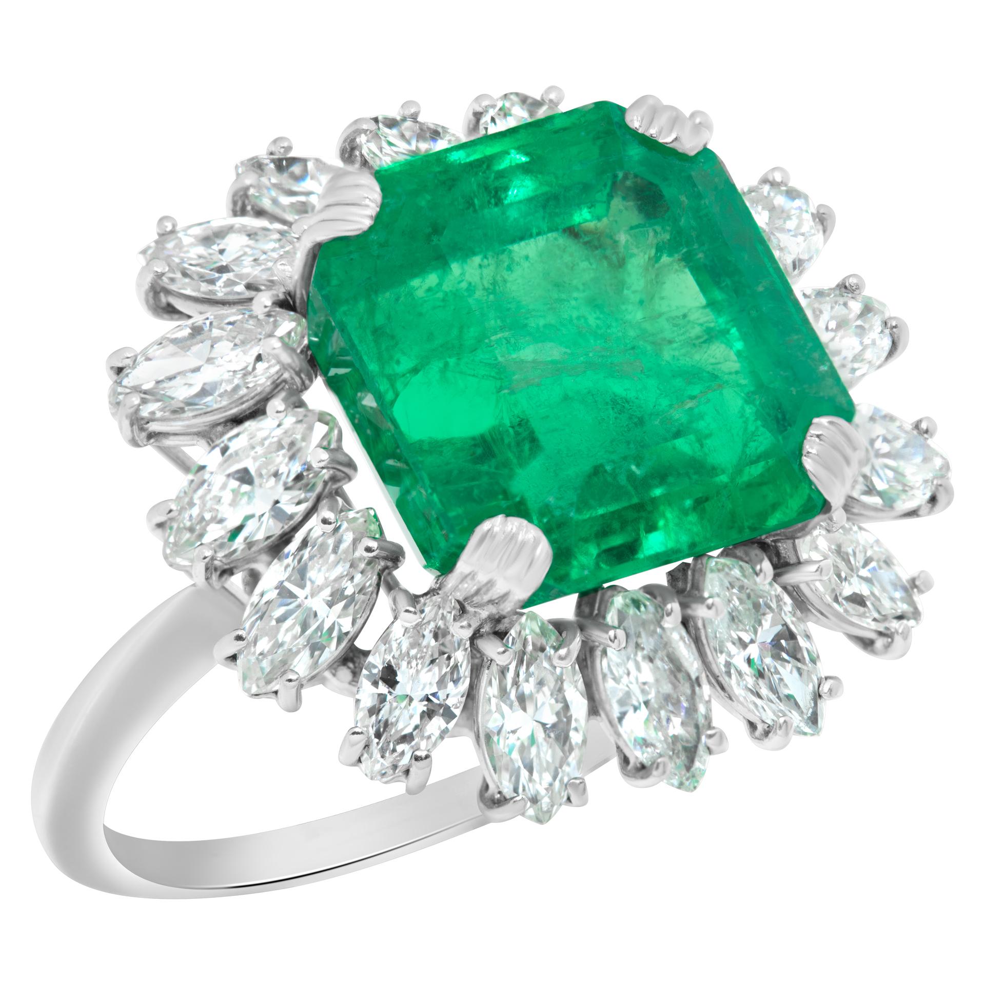 AGL certified over 8 carat Colombian emerald ring In Excellent Condition For Sale In Surfside, FL