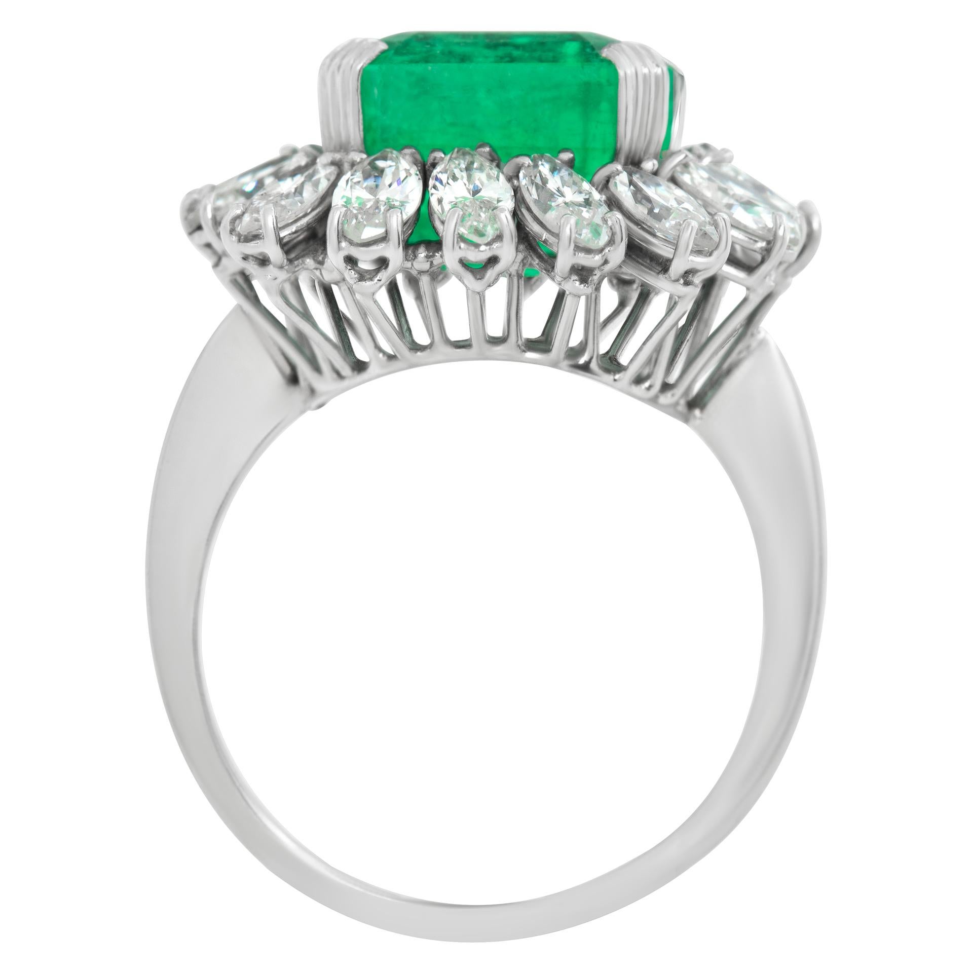 Women's AGL certified over 8 carat Colombian emerald ring For Sale