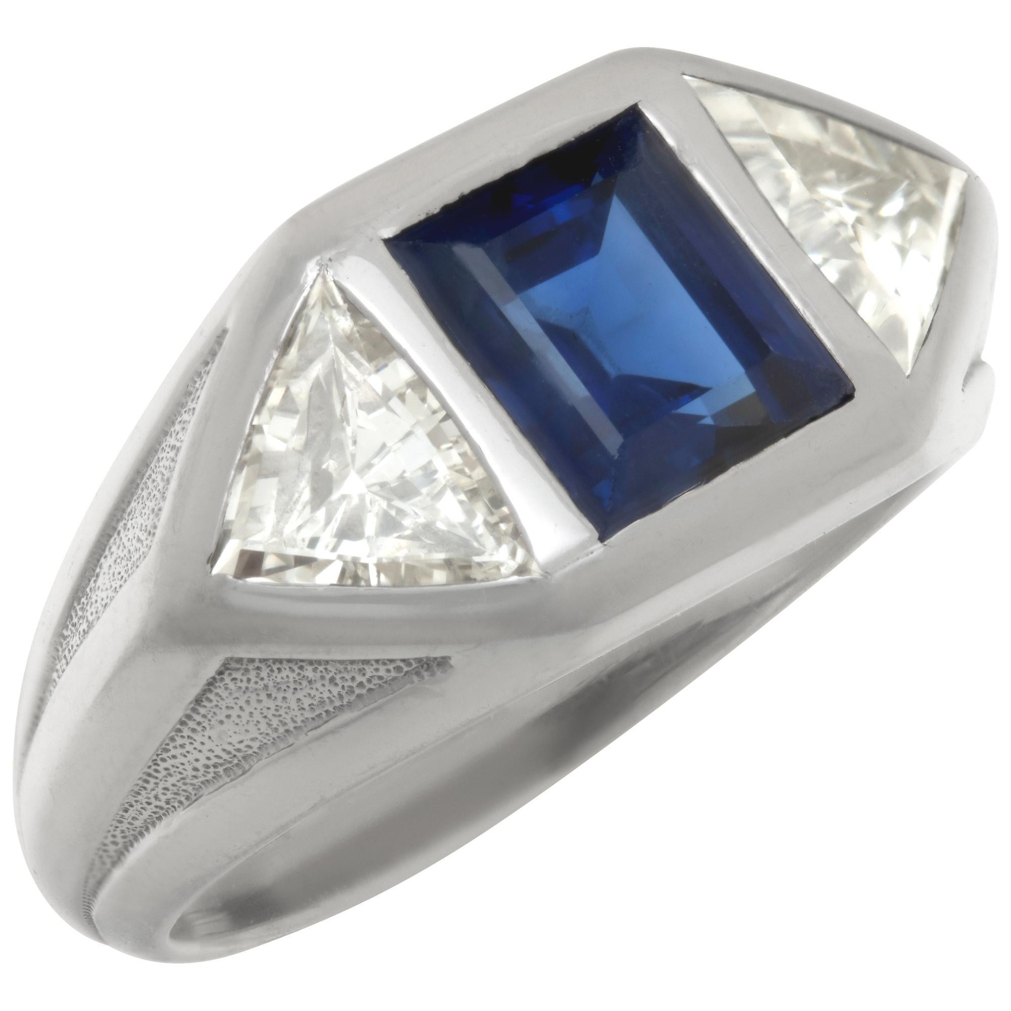 Anello in platino con zaffiro e diamante certificato AGL In condizioni ottime in vendita a Surfside, FL