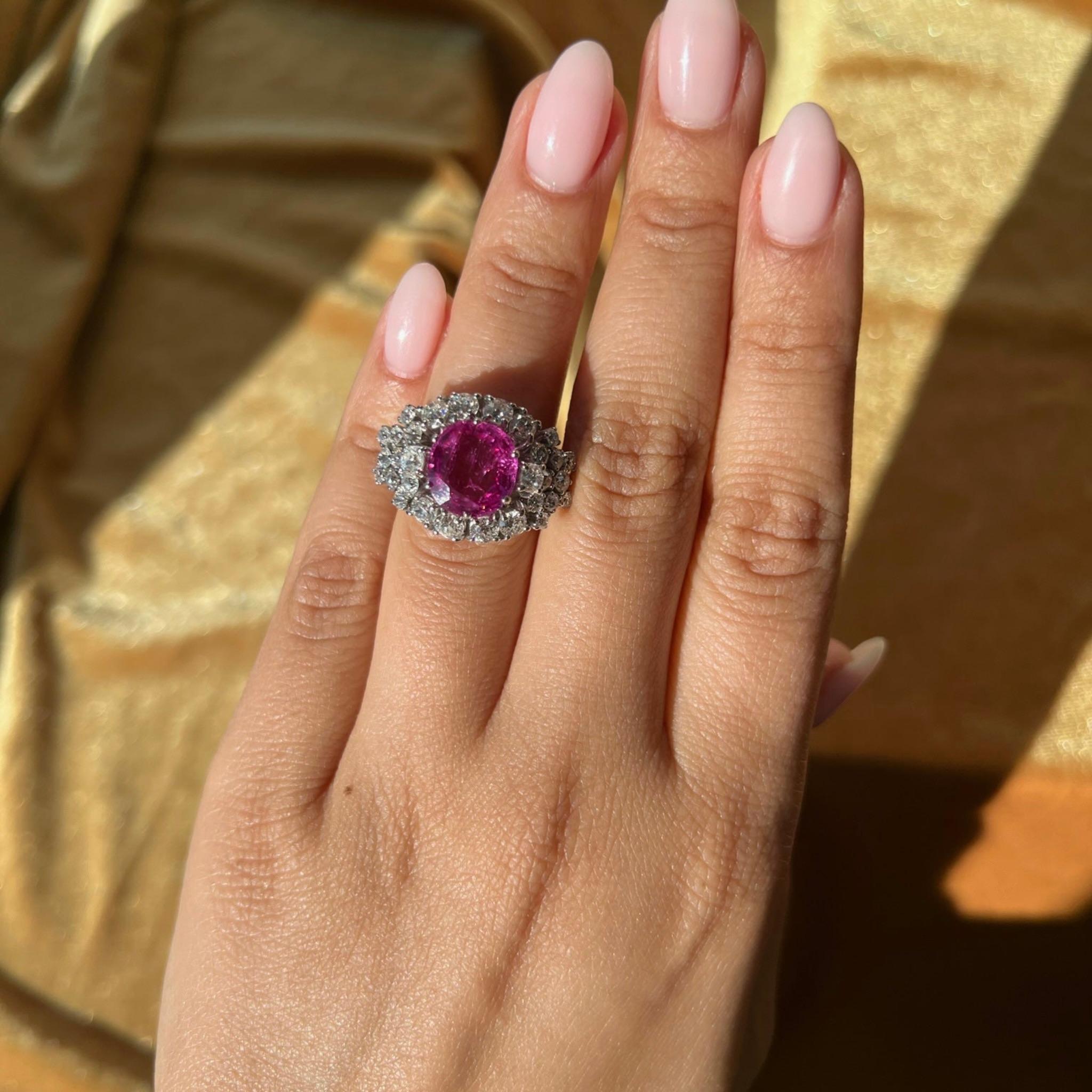 AGL Certified Vintage 4.73 ct. Burma Ruby Cluster Ring In Excellent Condition For Sale In New York, NY