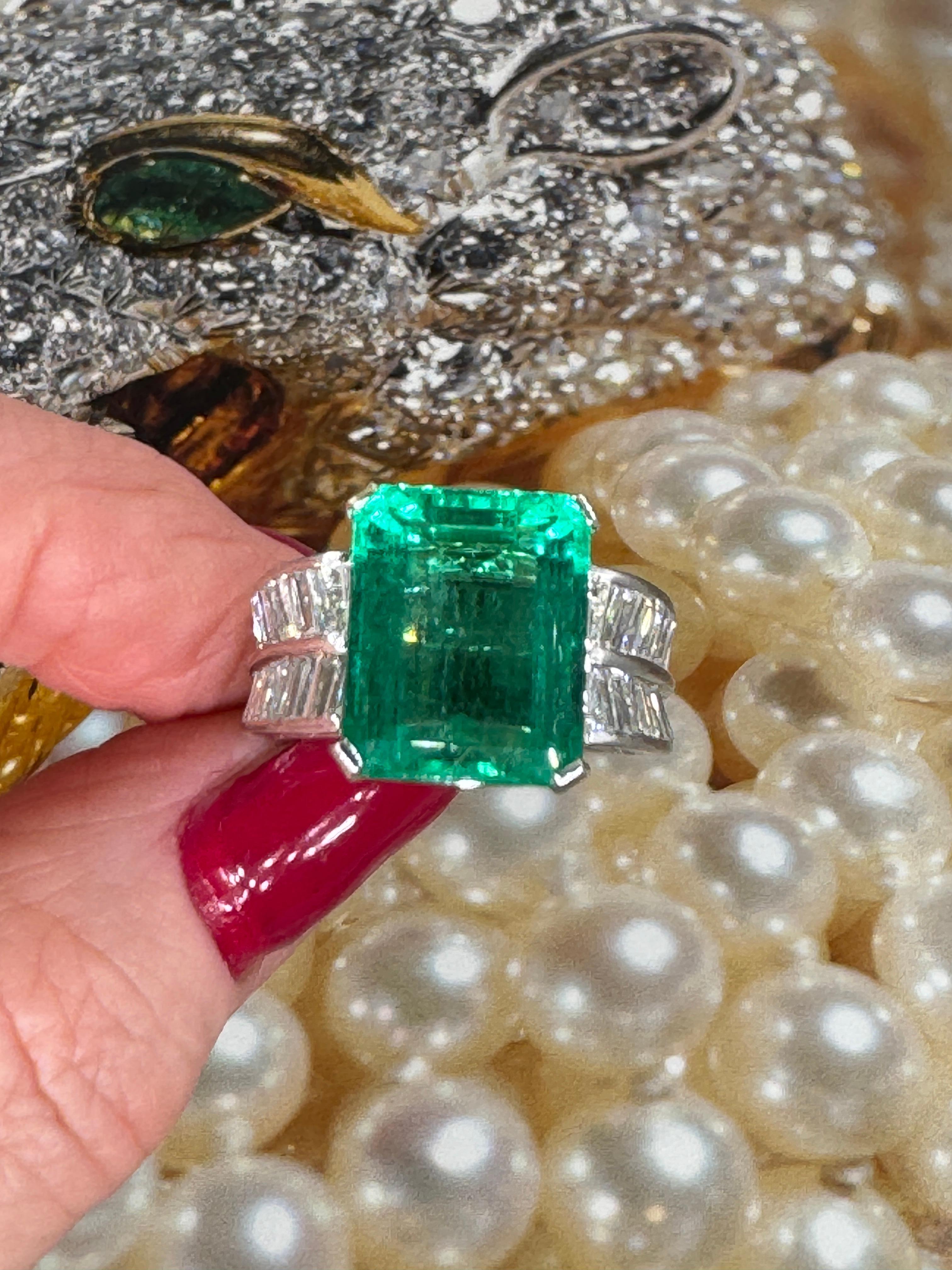 AGL Colombian Green 13.03ctw Emerald & Diamond 18K White Vintage Cocktail Ring For Sale 9