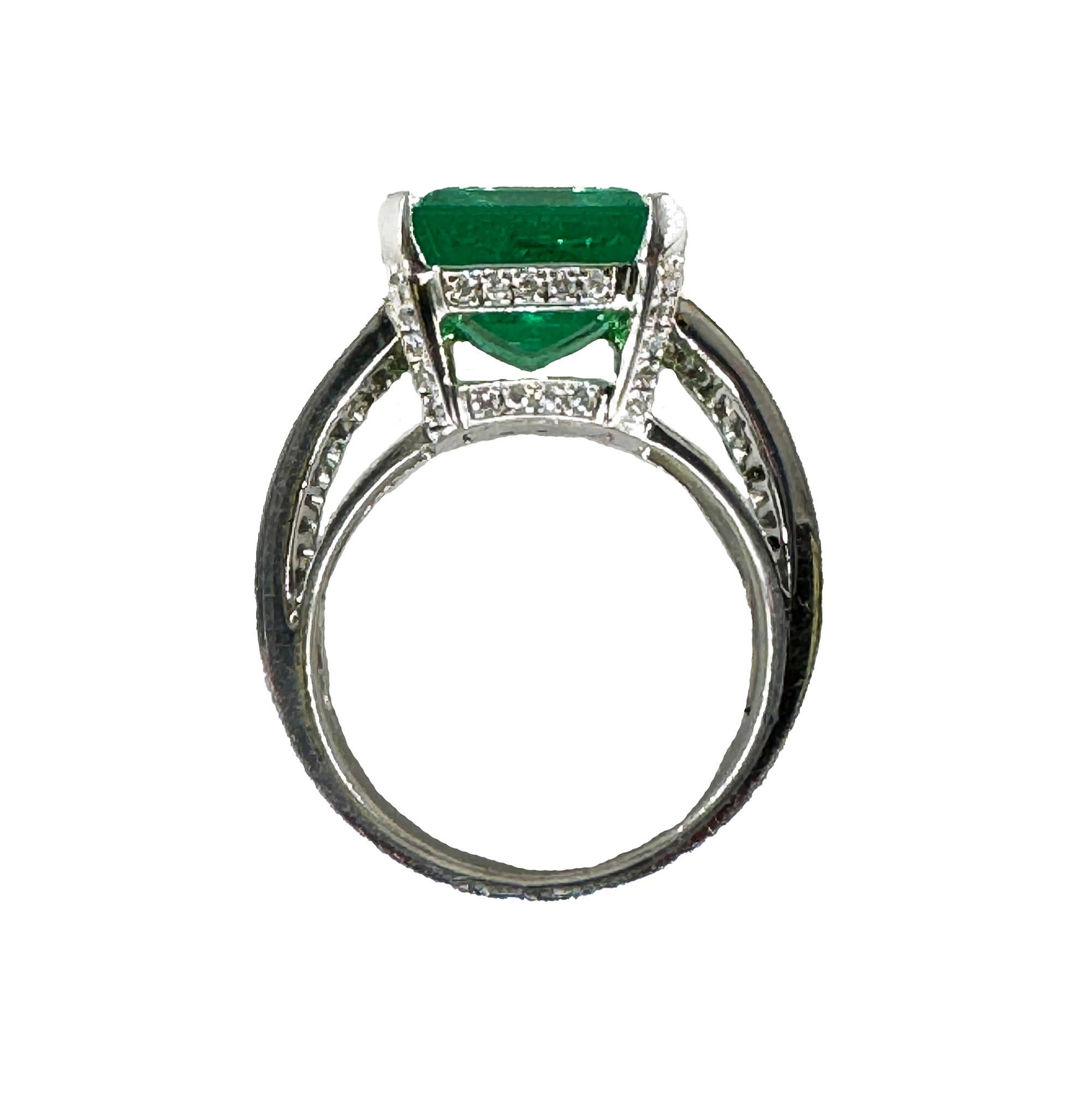 AGL Colombian Green 13.03ctw Emerald & Diamond 18K White Vintage Cocktail Ring For Sale 1