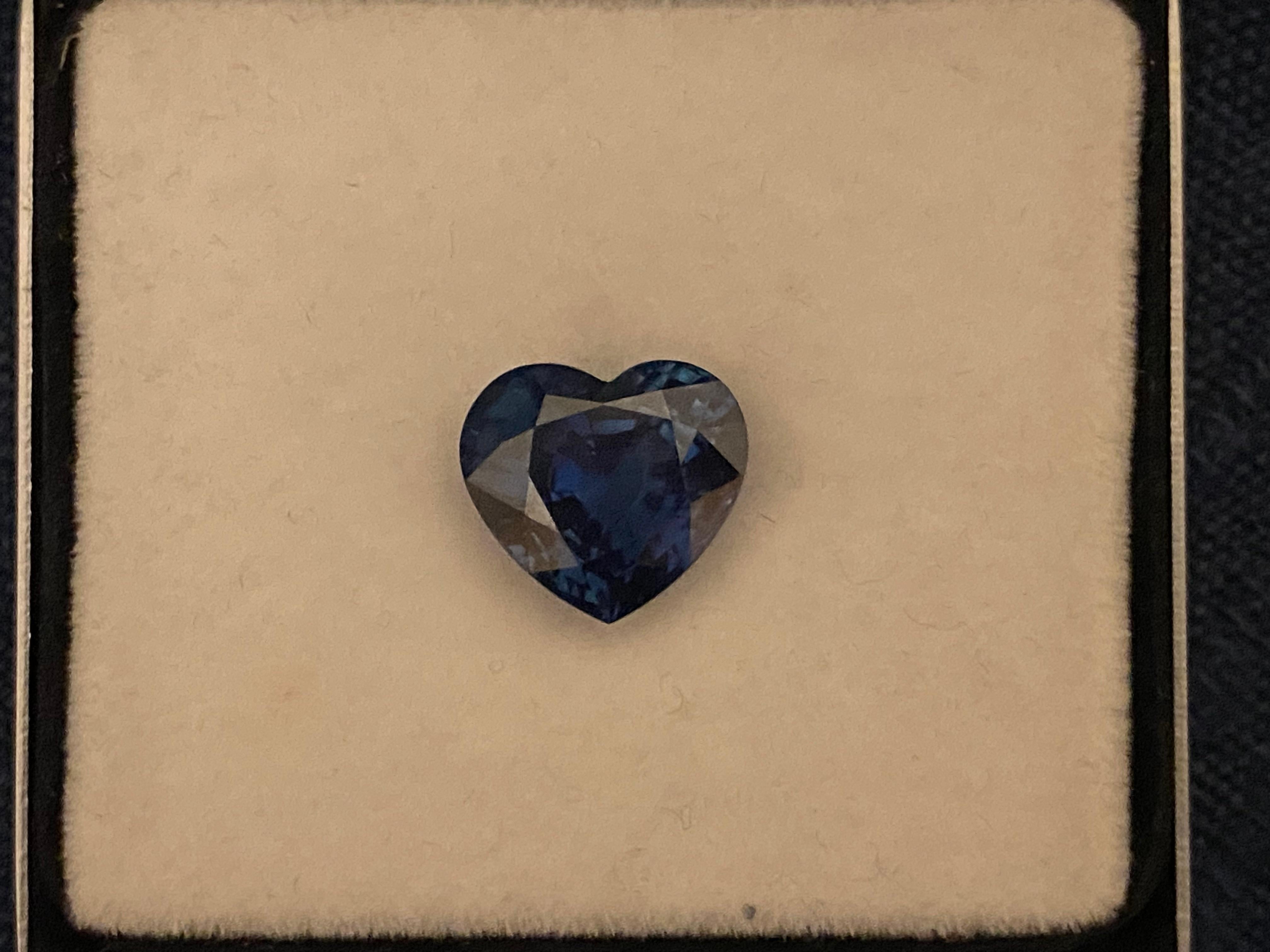 Unheated heart-shaped sapphire, 9.99 carat. AGL and GRS reports are available. Origin: Thailand. No gemological evidence of heat. 11.89 x 13.06 x 7.99 mm. 