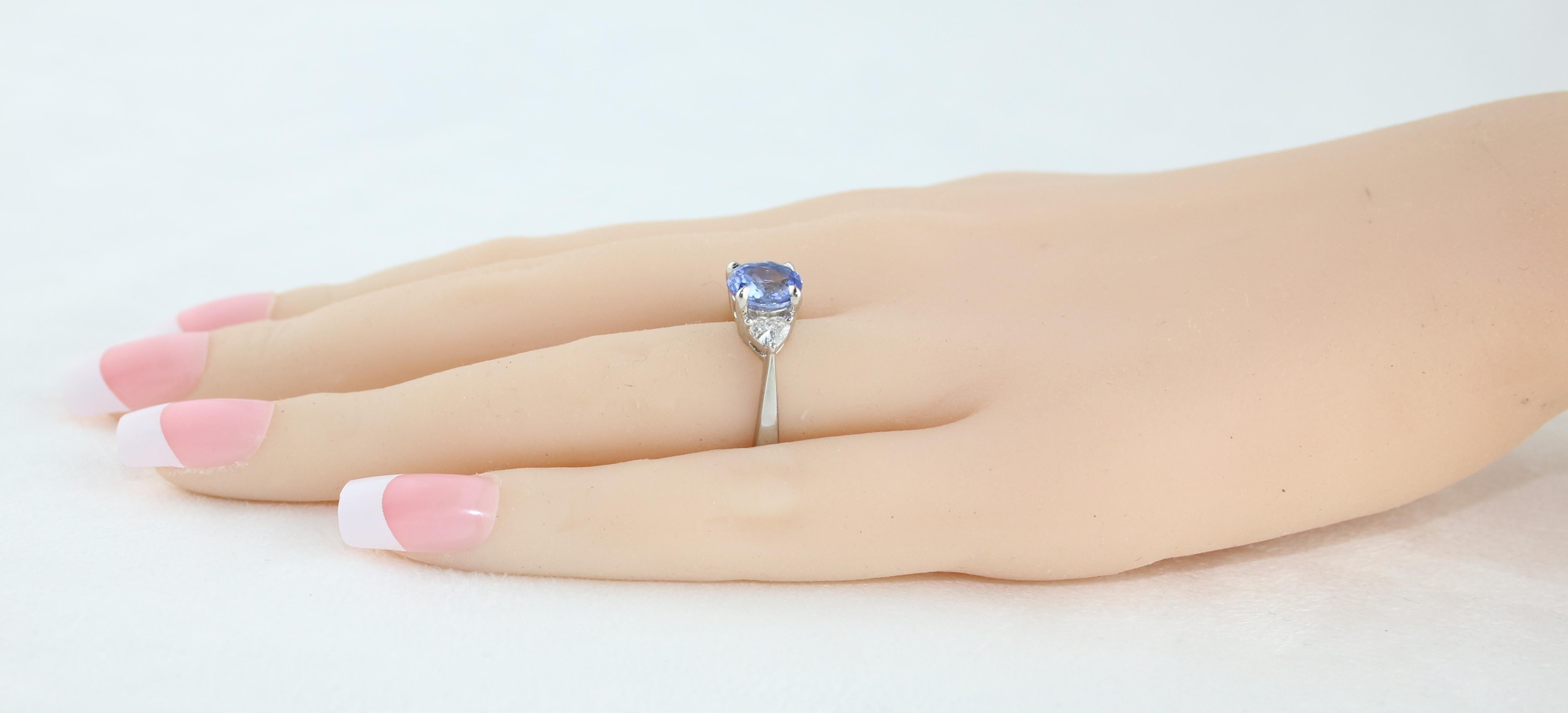 Bague en or avec saphir bleu ovale et diamant de 2,44 carats certifiée non chauffée par AGL & IGI Pour femmes en vente