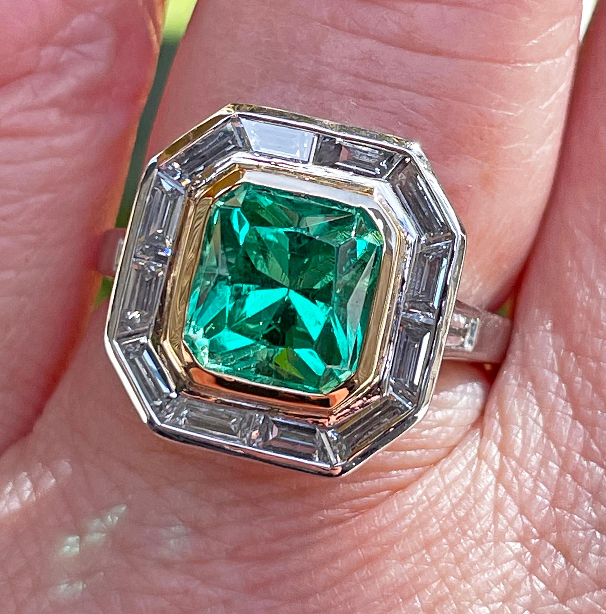 AGL Insignificant VVS 4.66ctw Natural Green Emerald Diamond Platinum 18k Ring For Sale 5