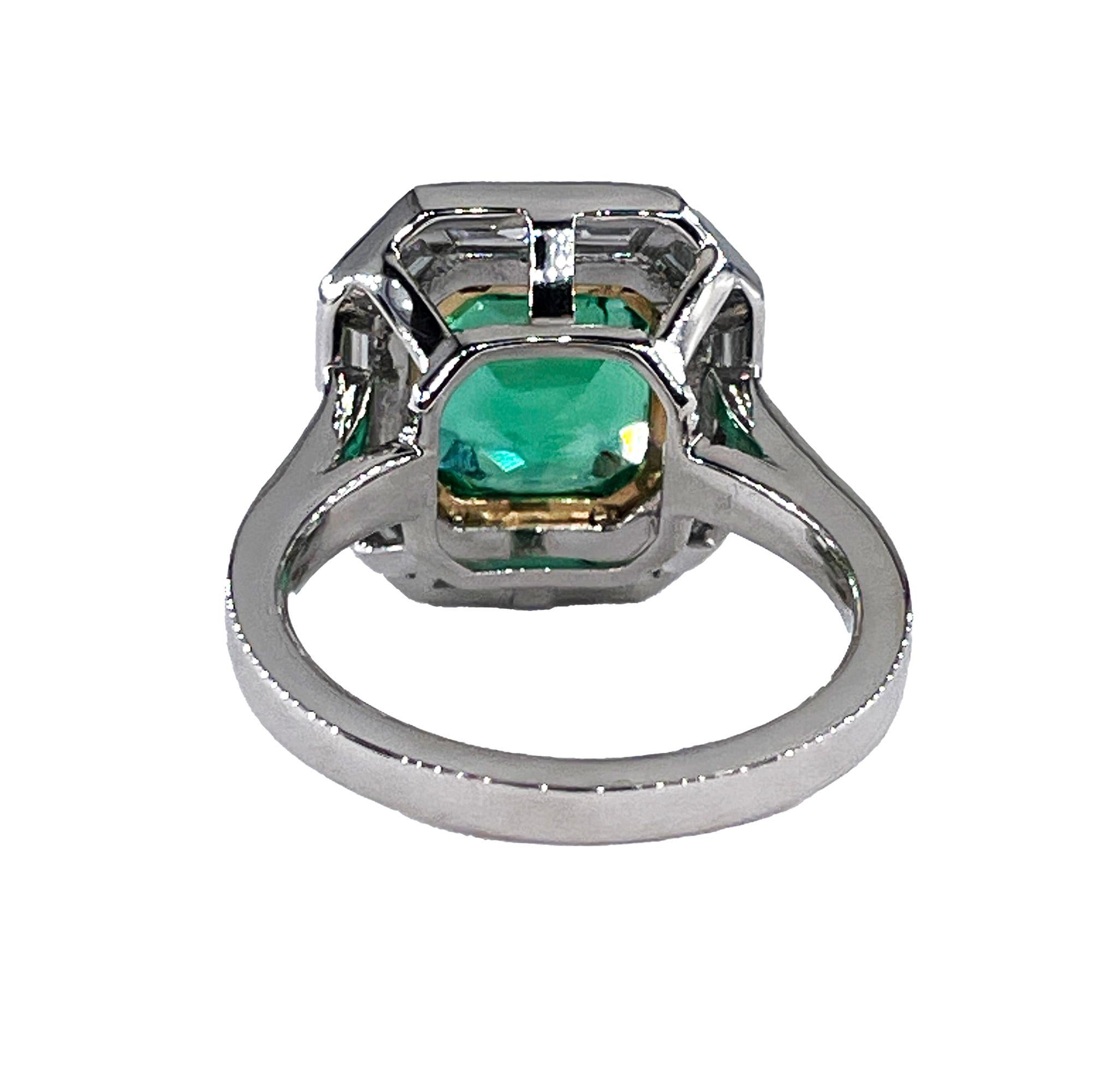  AGL Insignificant VVS 4.66ctw Natural Green Emerald Diamond Platinum 18k Ring For Sale 2