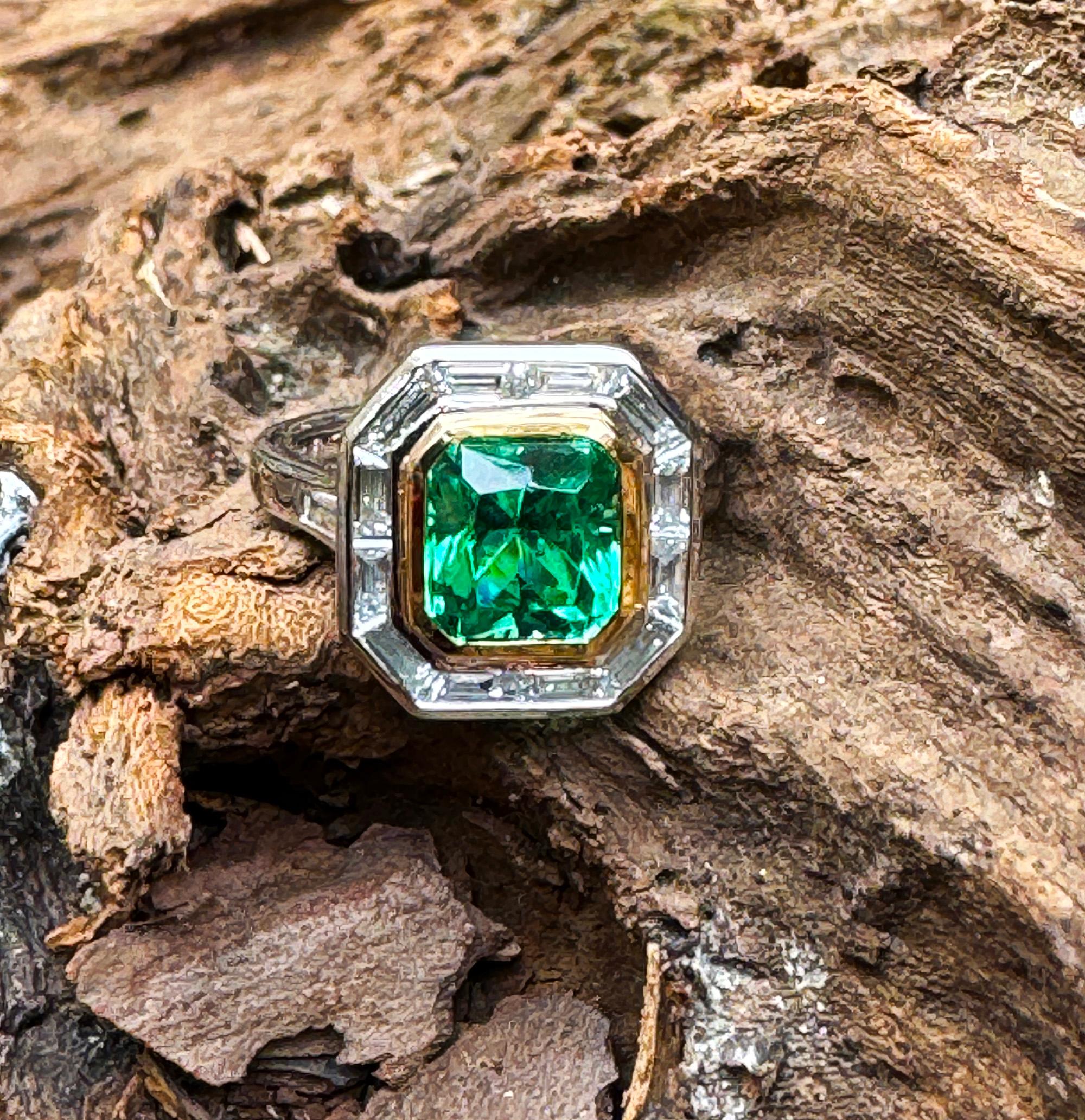  AGL Insignificant VVS 4.66ctw Natural Green Emerald Diamond Platinum 18k Ring For Sale 4