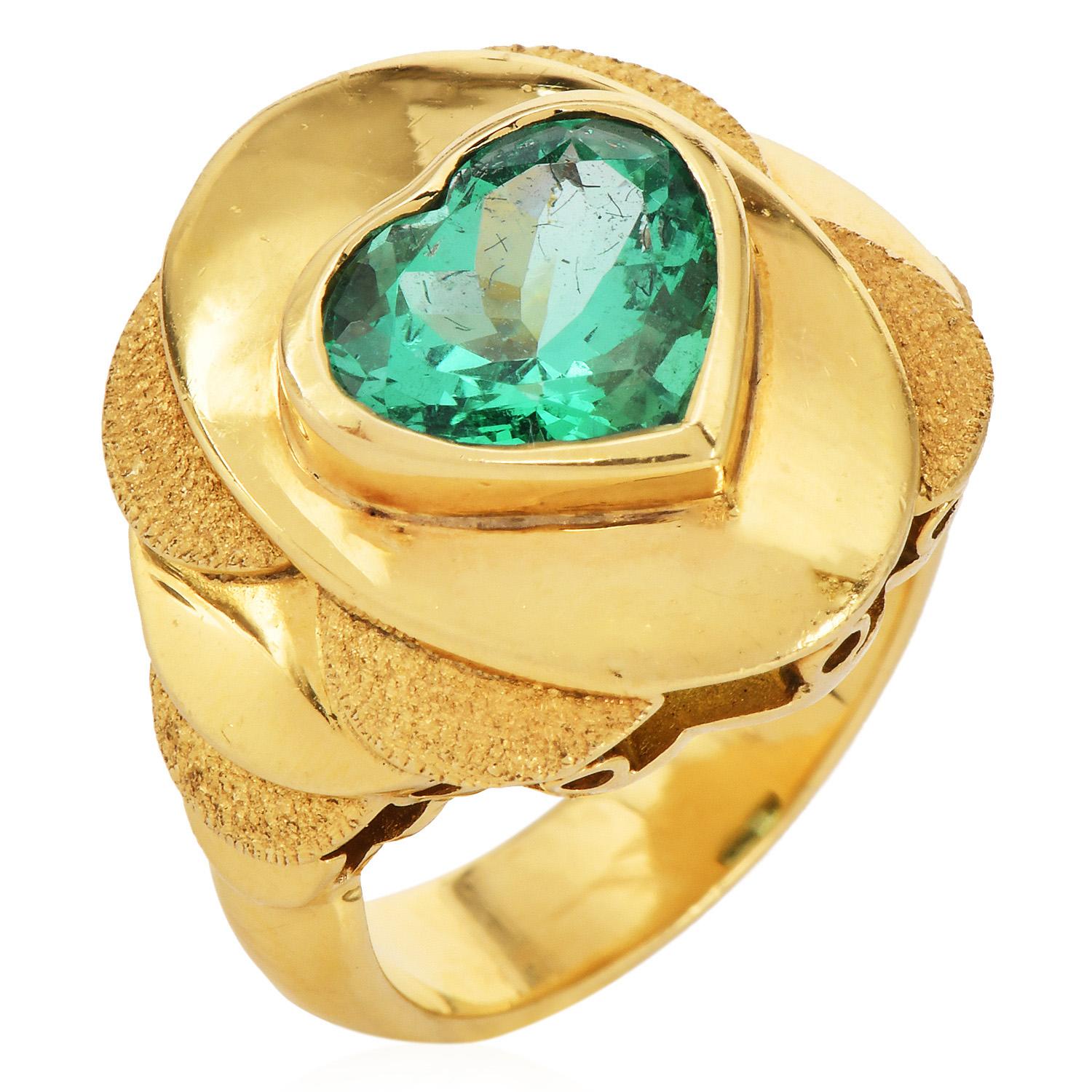 AGL Minor-Oil Heart Colombian 3.00carat Emerald 18K Gold Ring In Excellent Condition For Sale In Miami, FL