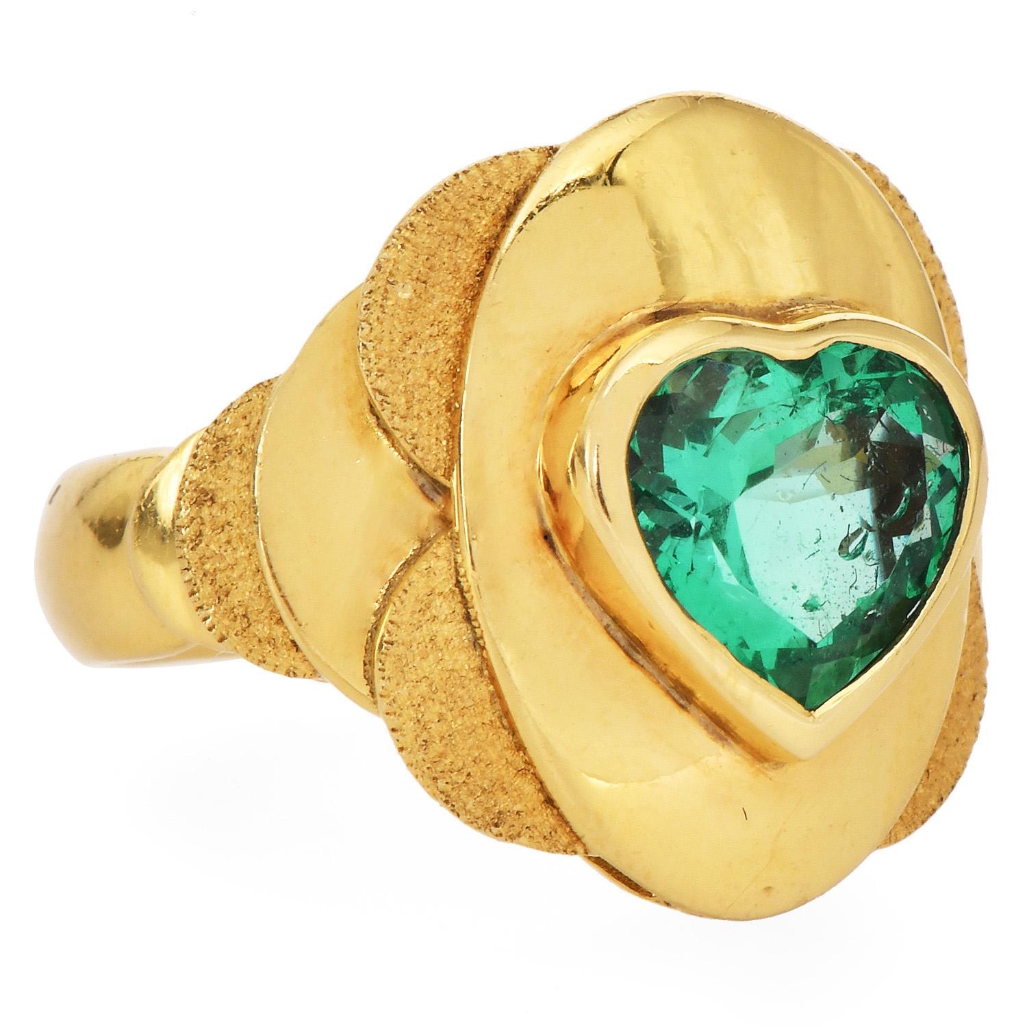 AGL Minor-Oil Heart Colombian 3.00carat Emerald 18K Gold Ring For Sale 1