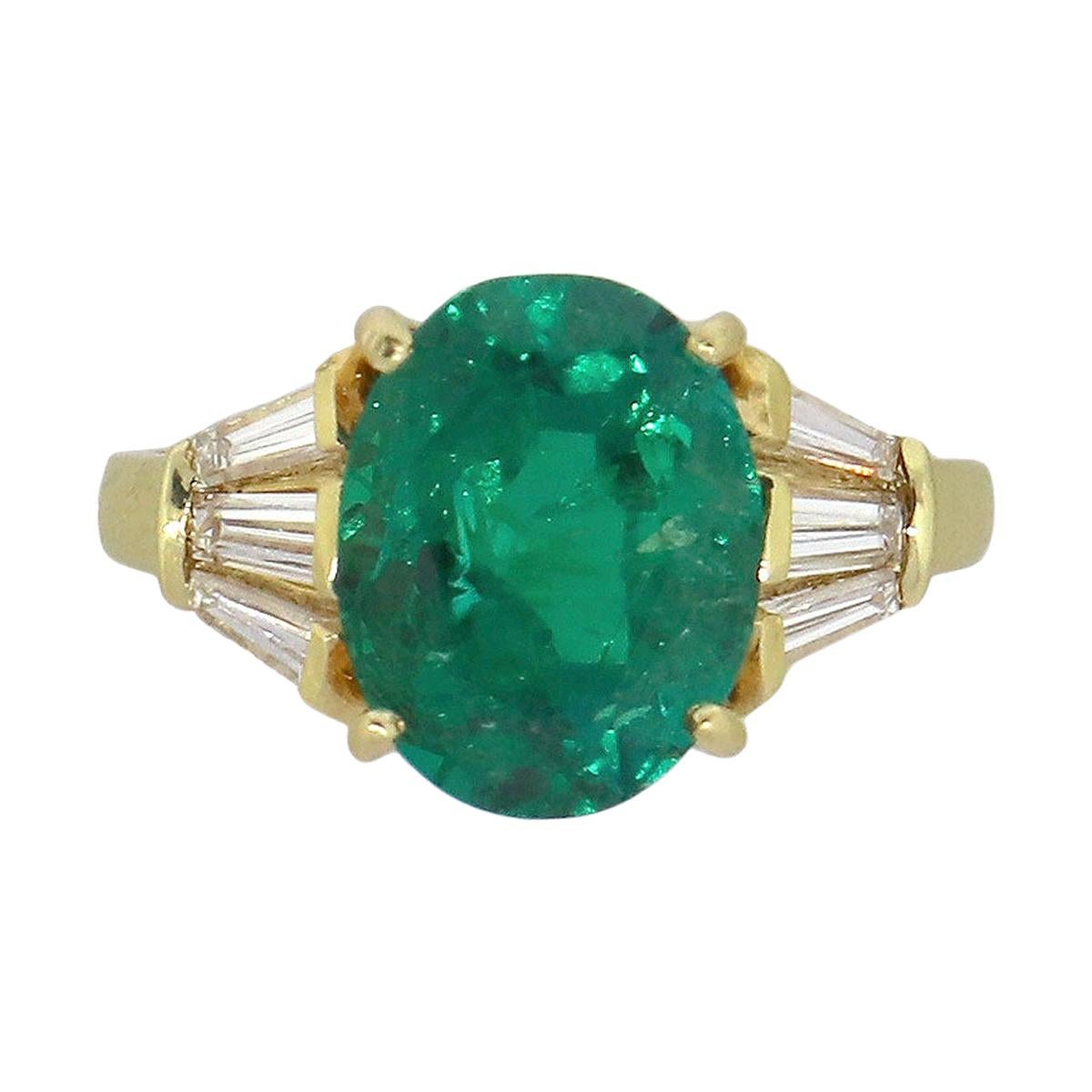 AGL Oval Emerald Ring with Diamonds