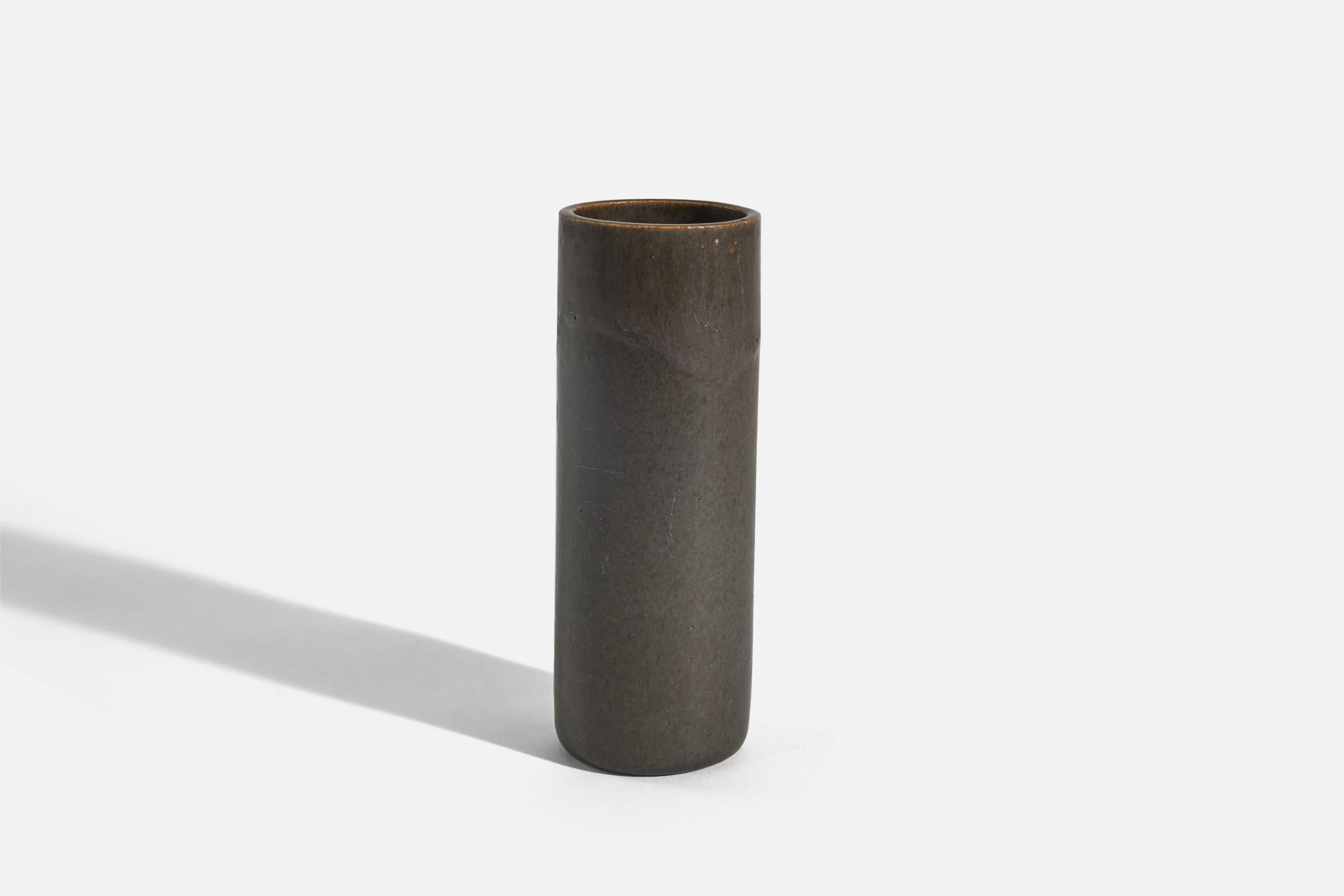 A black-glazed stoneware vase designed and produced by Agne Aronson, Sweden, c. 1960s.
