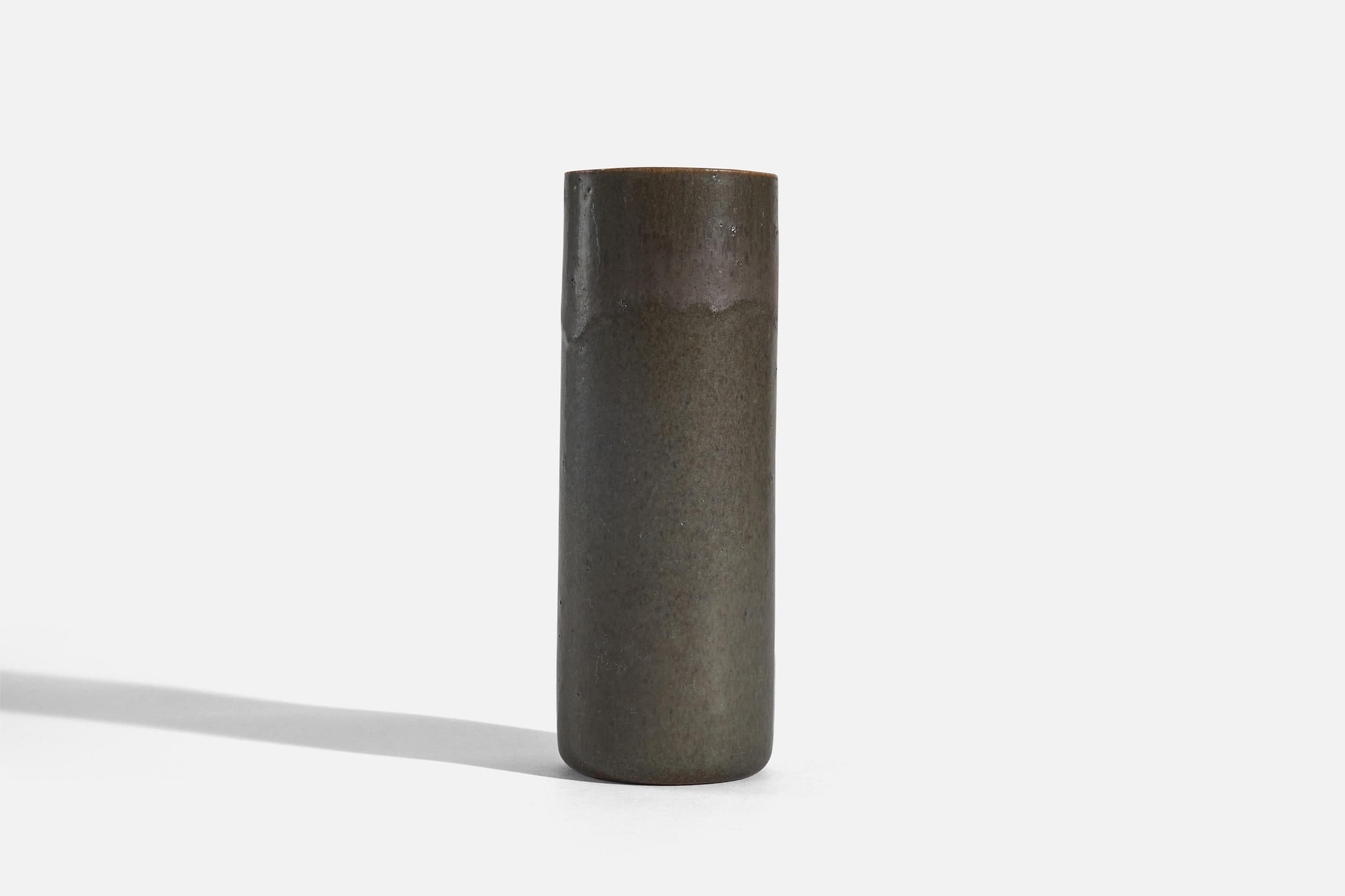 Mid-Century Modern Agne Aronson, Vase, Black-Glazed Stoneware, Sweden, 1960s For Sale
