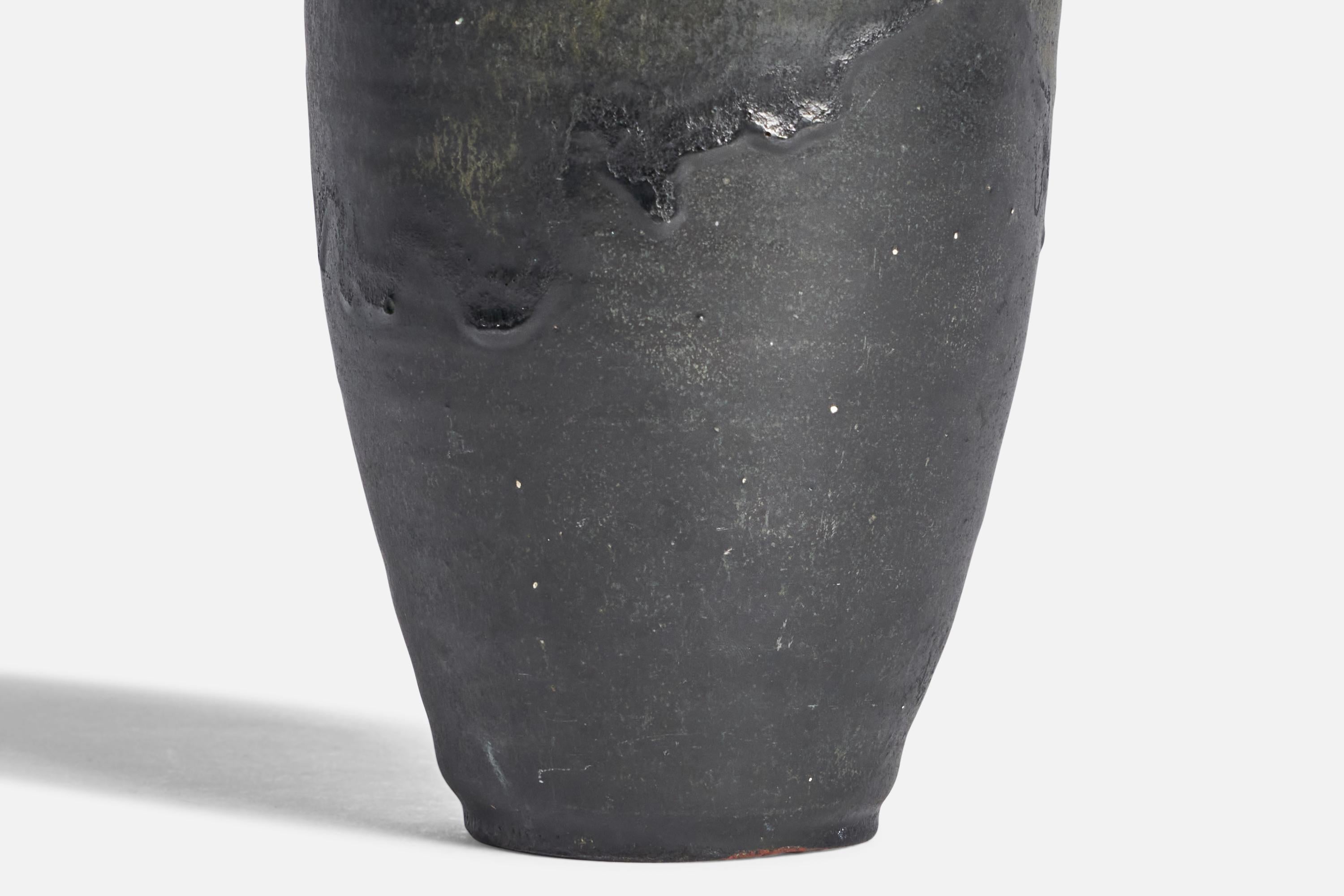 Agne Aronsson, Vase, Stoneware, Sweden, 1970s In Good Condition For Sale In High Point, NC