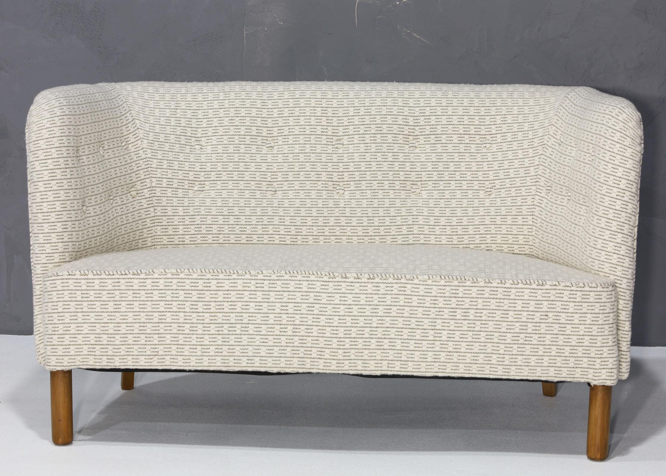 Sofá Agner Christoffersen en tapicería Kelly Wearstler Escandinavo moderno en venta