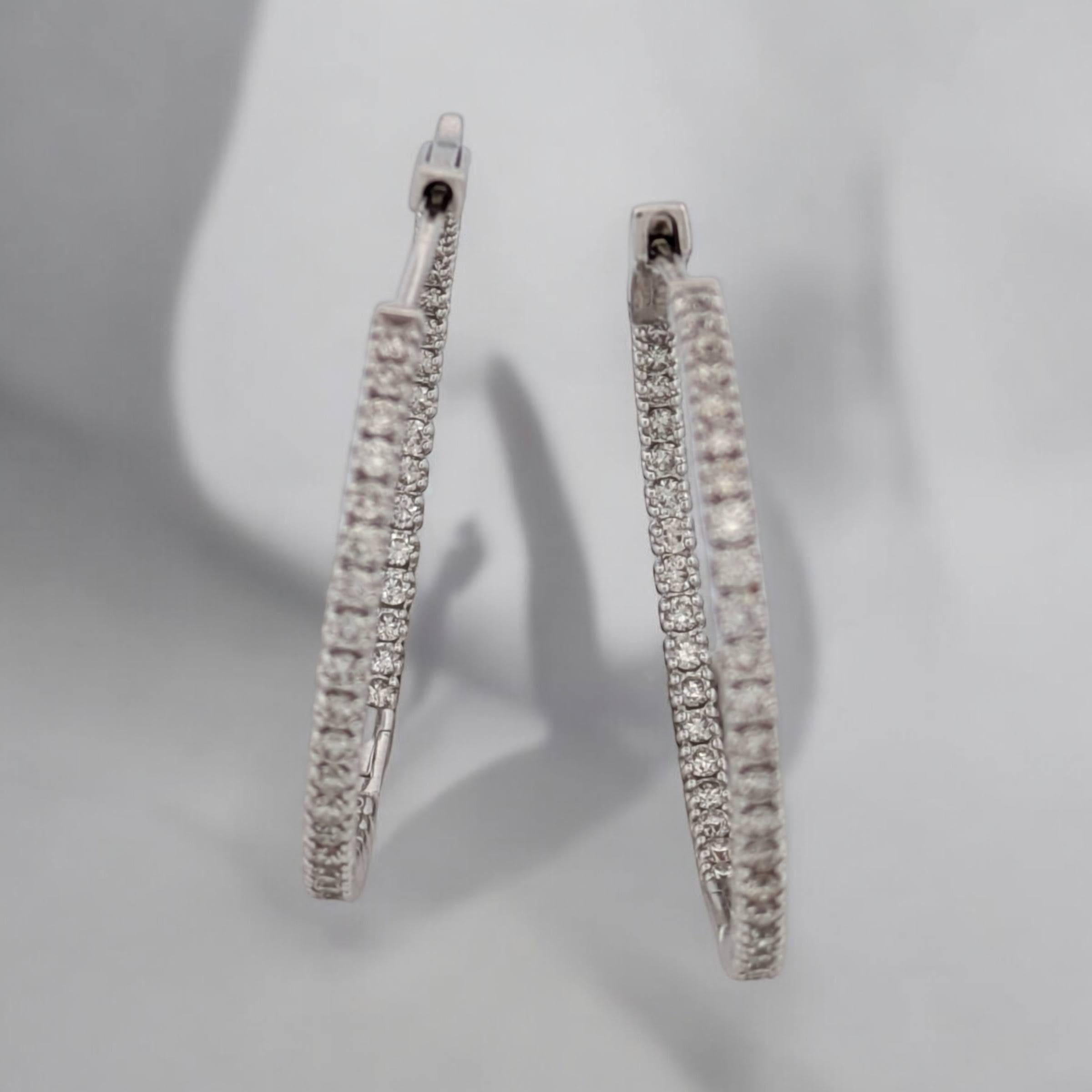 Agnes  Orecchini a cerchio con diamanti in oro bianco 14K  Cerchi Diamond In and Out In condizioni Nuovo in vendita a Greeneville, TN