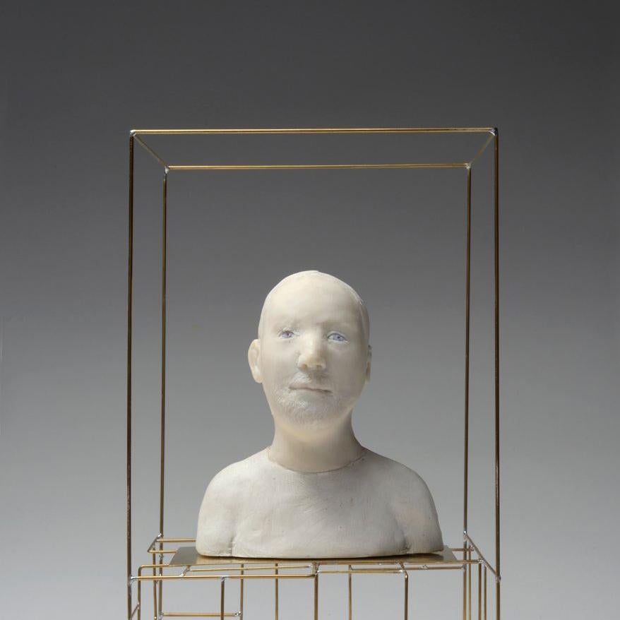 Buste de Barbu dans une Cage - Sculpture by Agnes Baillon & Eric de Dormael