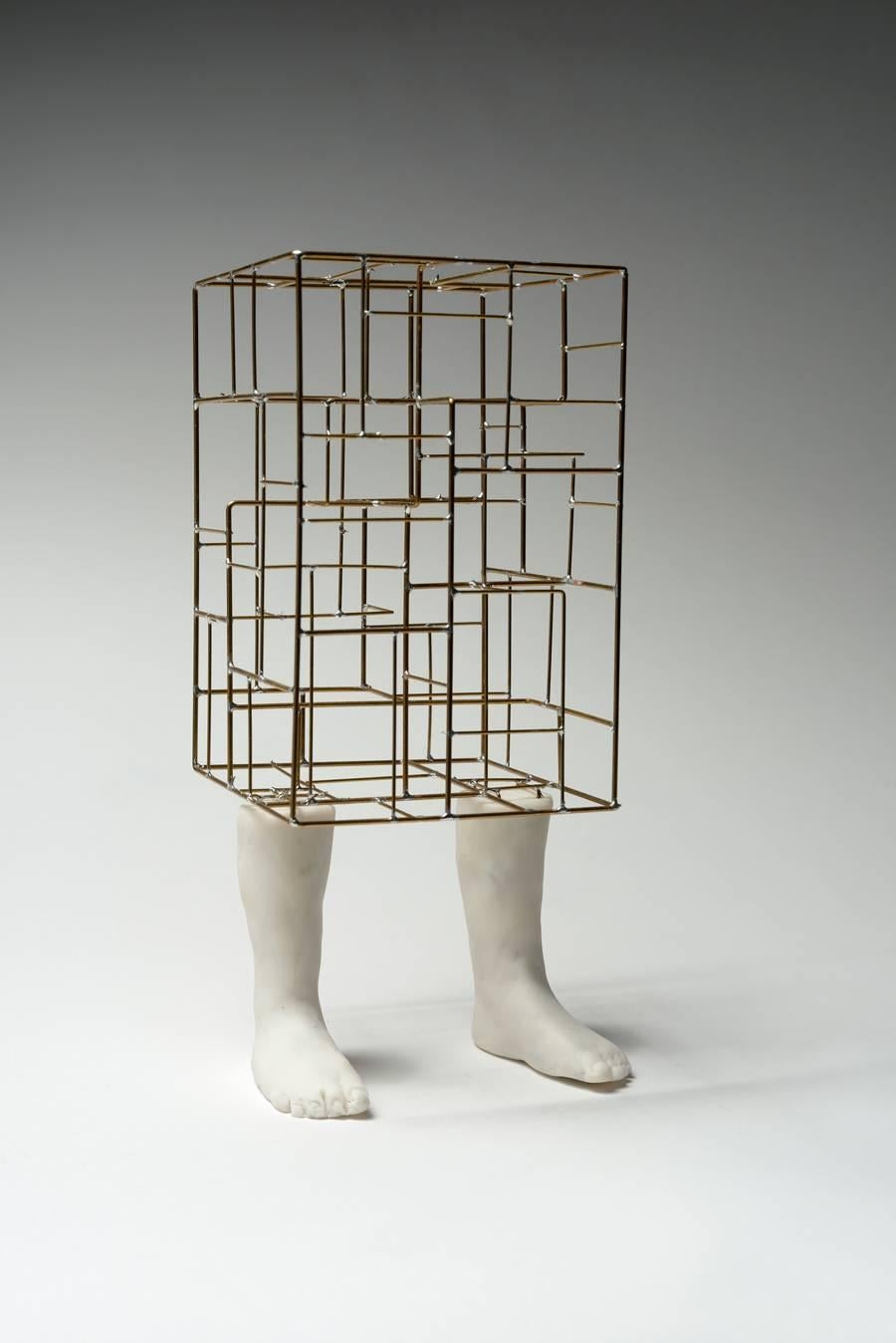 Agnes Baillon & Eric de Dormael Figurative Sculpture - Construction sur Pieds