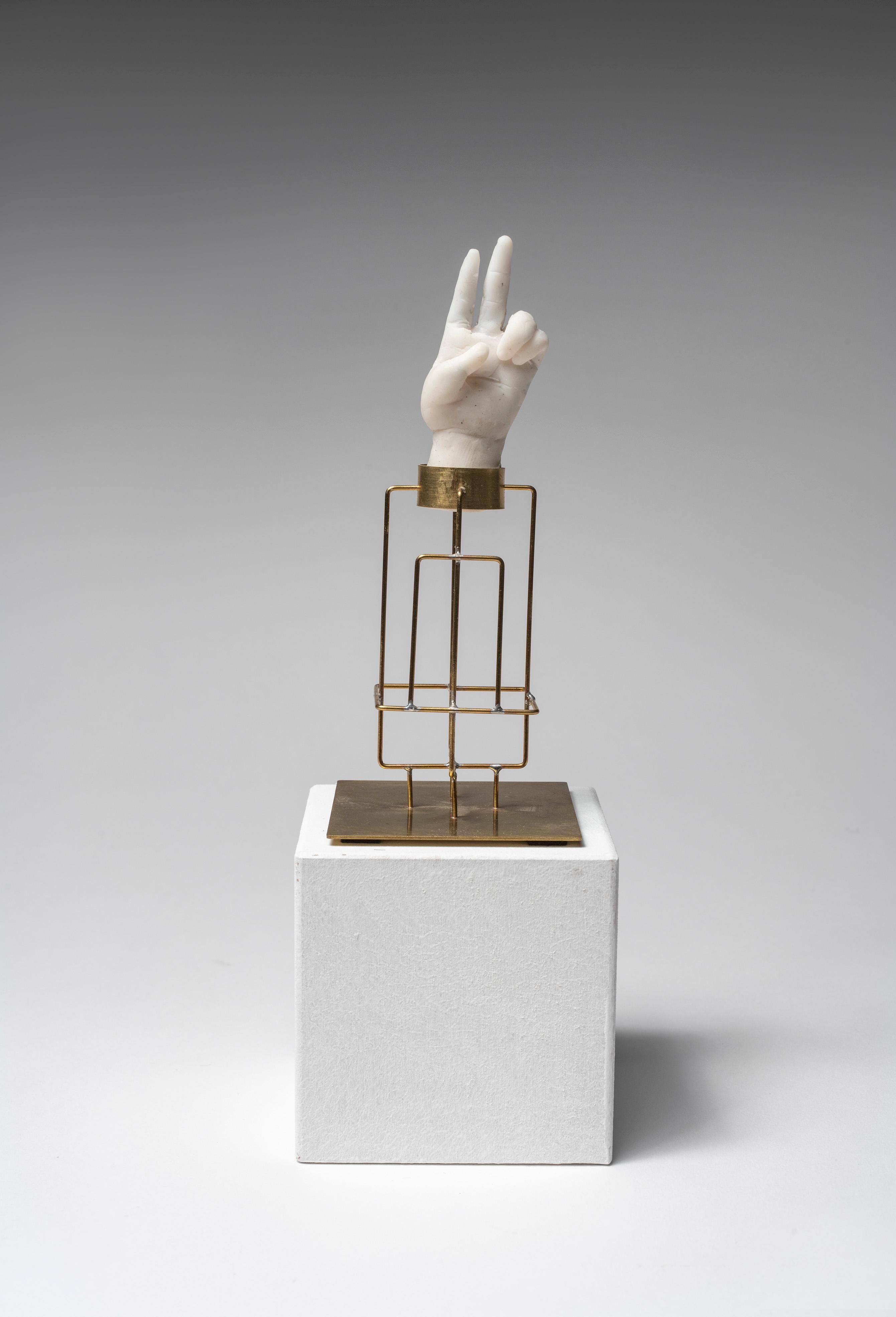 Agnes Baillon & Eric de Dormael Figurative Sculpture - Sculpture of Hand: 'Petite main reliquaire 3'