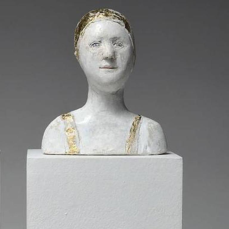 2 small portraits with gold and silver caps - Sculpture by Agnes Baillon