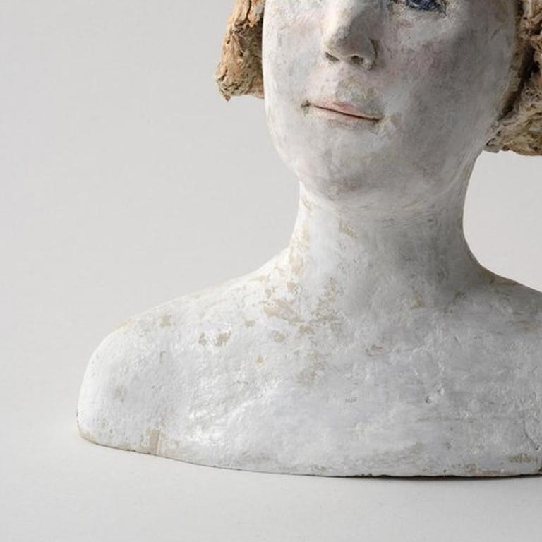 Buste de Petite Fille - Contemporary Sculpture by Agnes Baillon