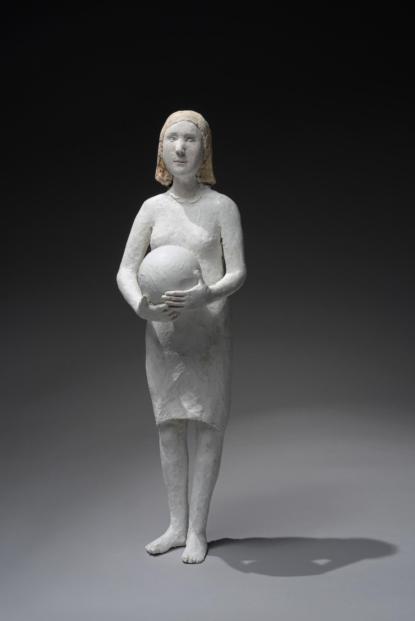 Fille à la Grosse Boule - Sculpture by Agnes Baillon