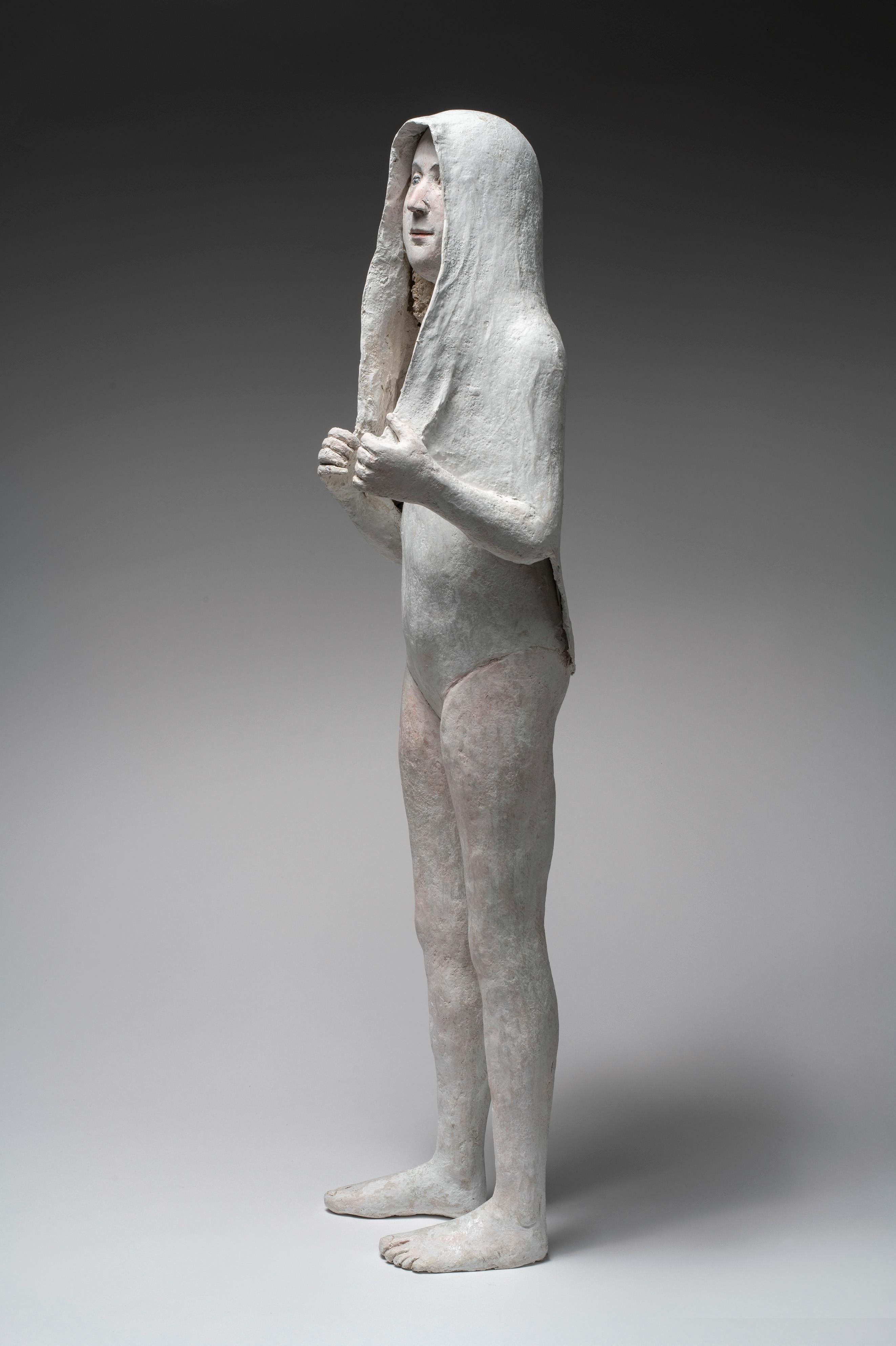 Large standing figure: 'un drap sur la tete' - Sculpture by Agnes Baillon