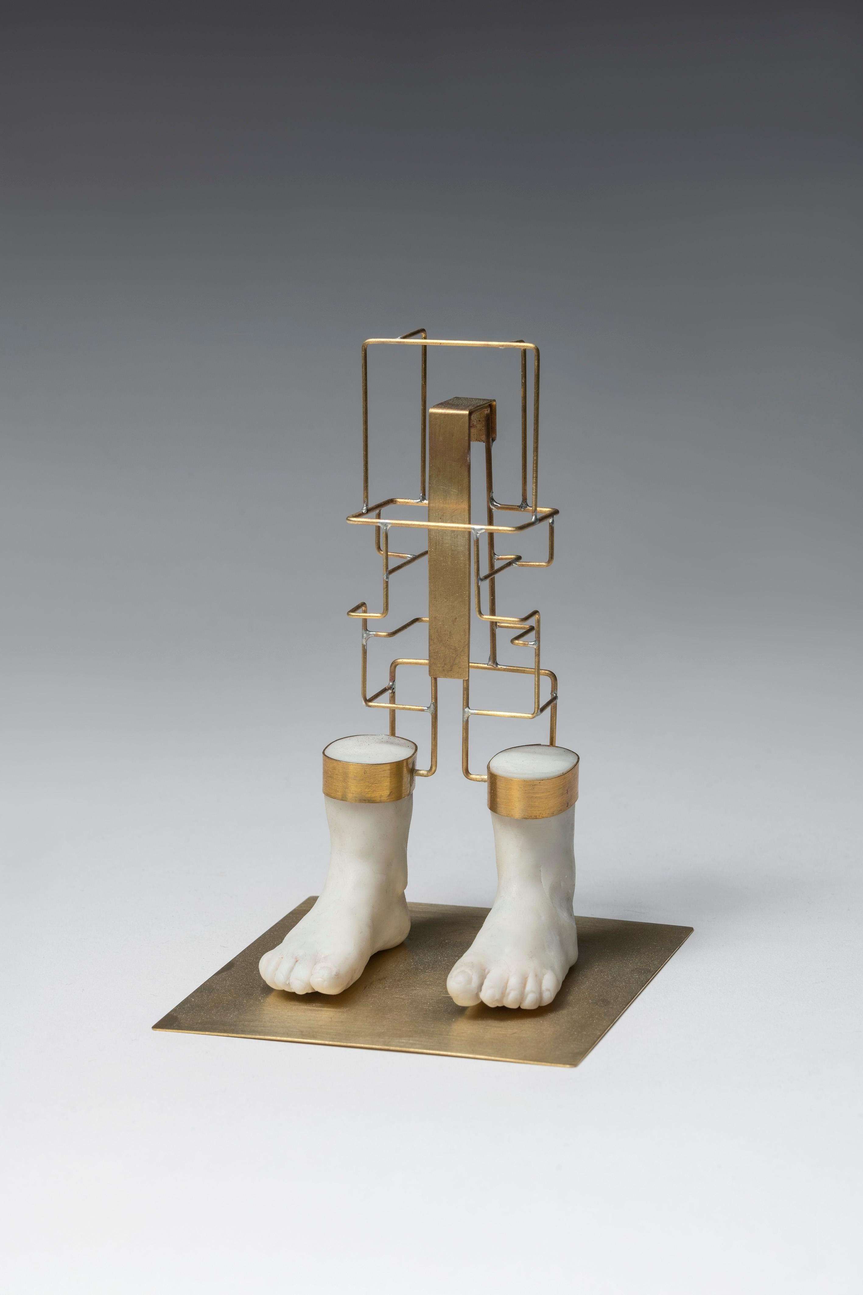 Agnes Baillon Figurative Sculpture - Sculpture of feet: 'La ligne et les pieds'