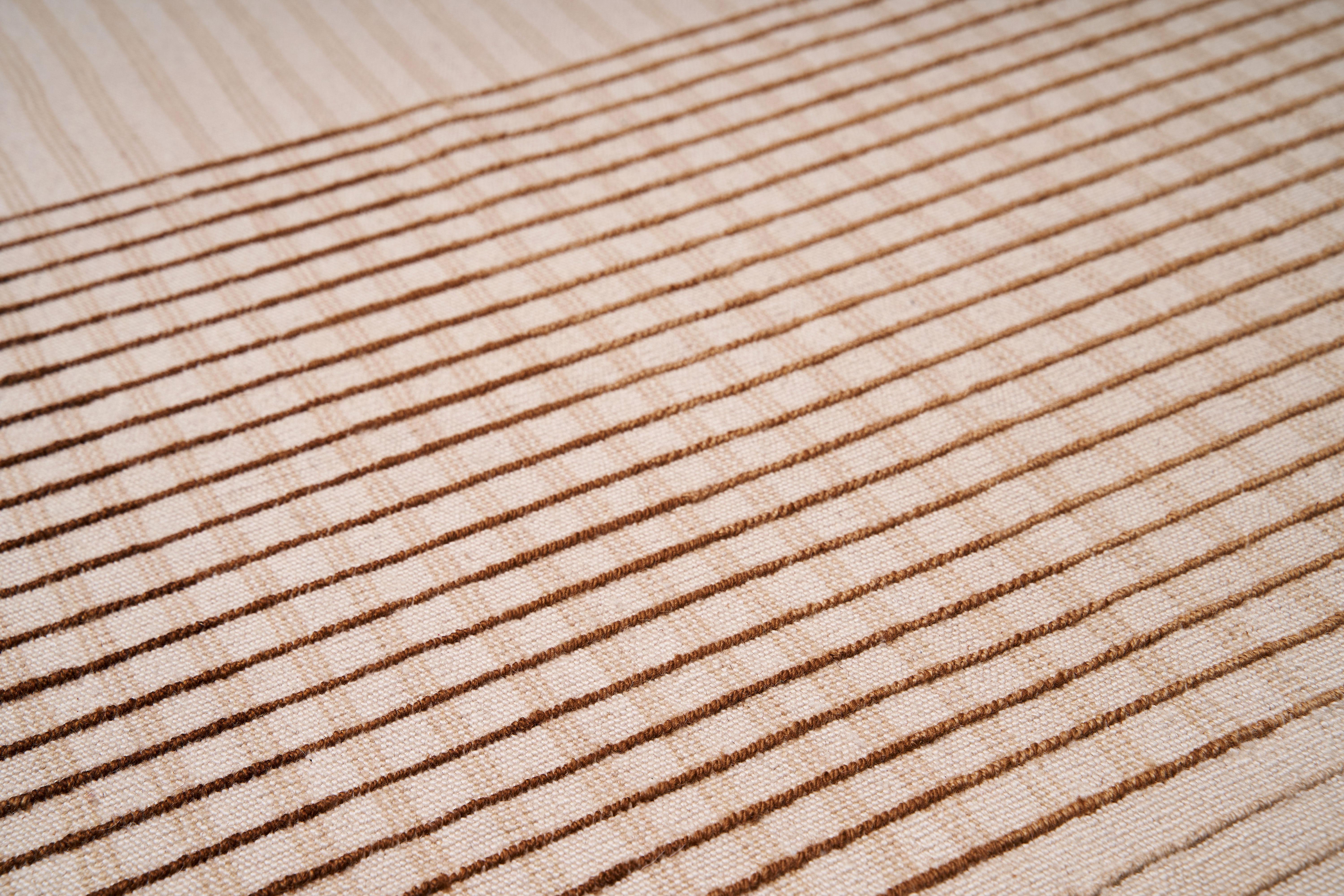 Agnes Contemporary Area Rug Handwoven Ivory and Beige size Large in stock In New Condition For Sale In Istanbul, TR