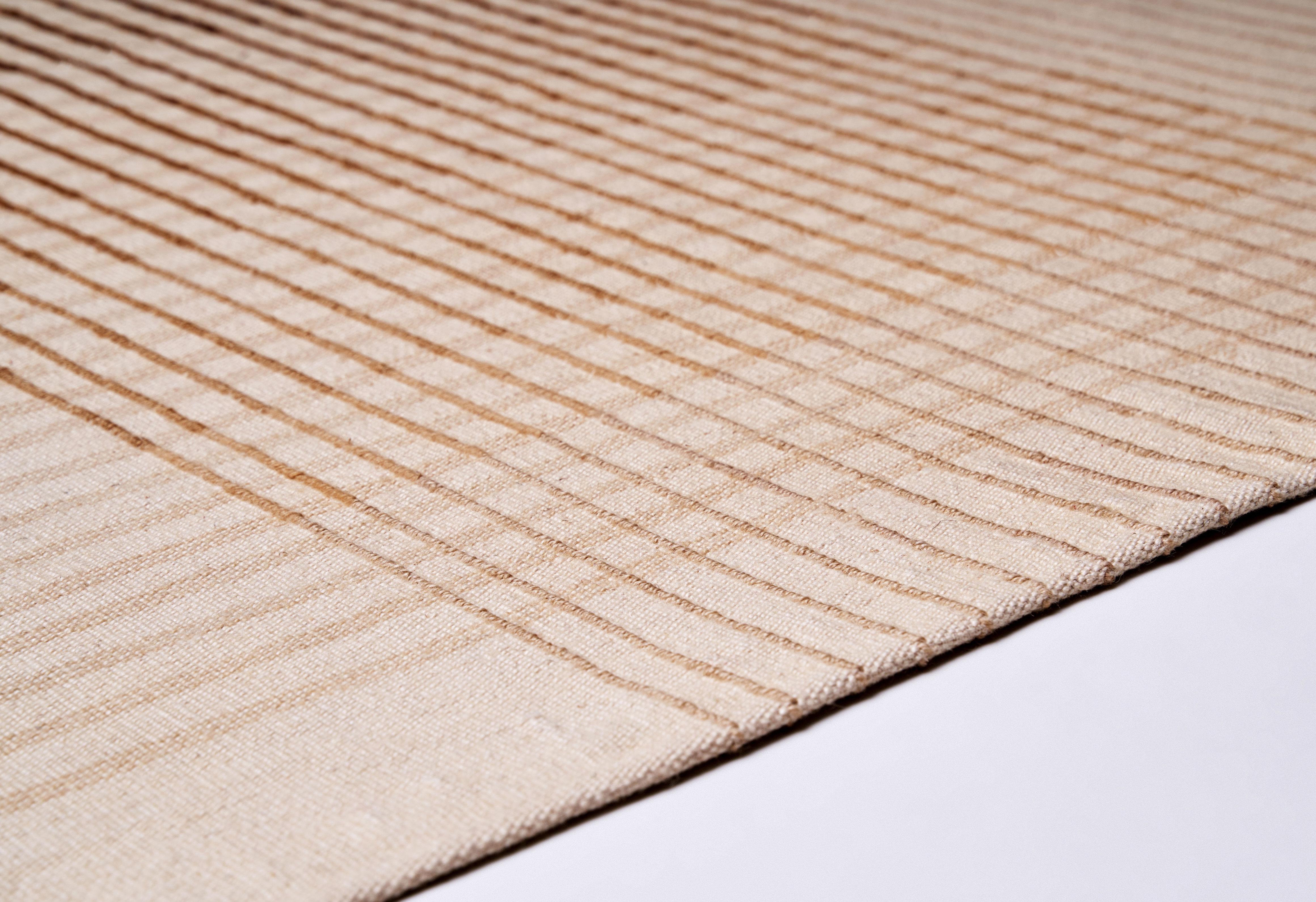 Turkish Agnes Contemporary Area Rug Handwoven Wool Kilim in Ivory and Beige size Large For Sale