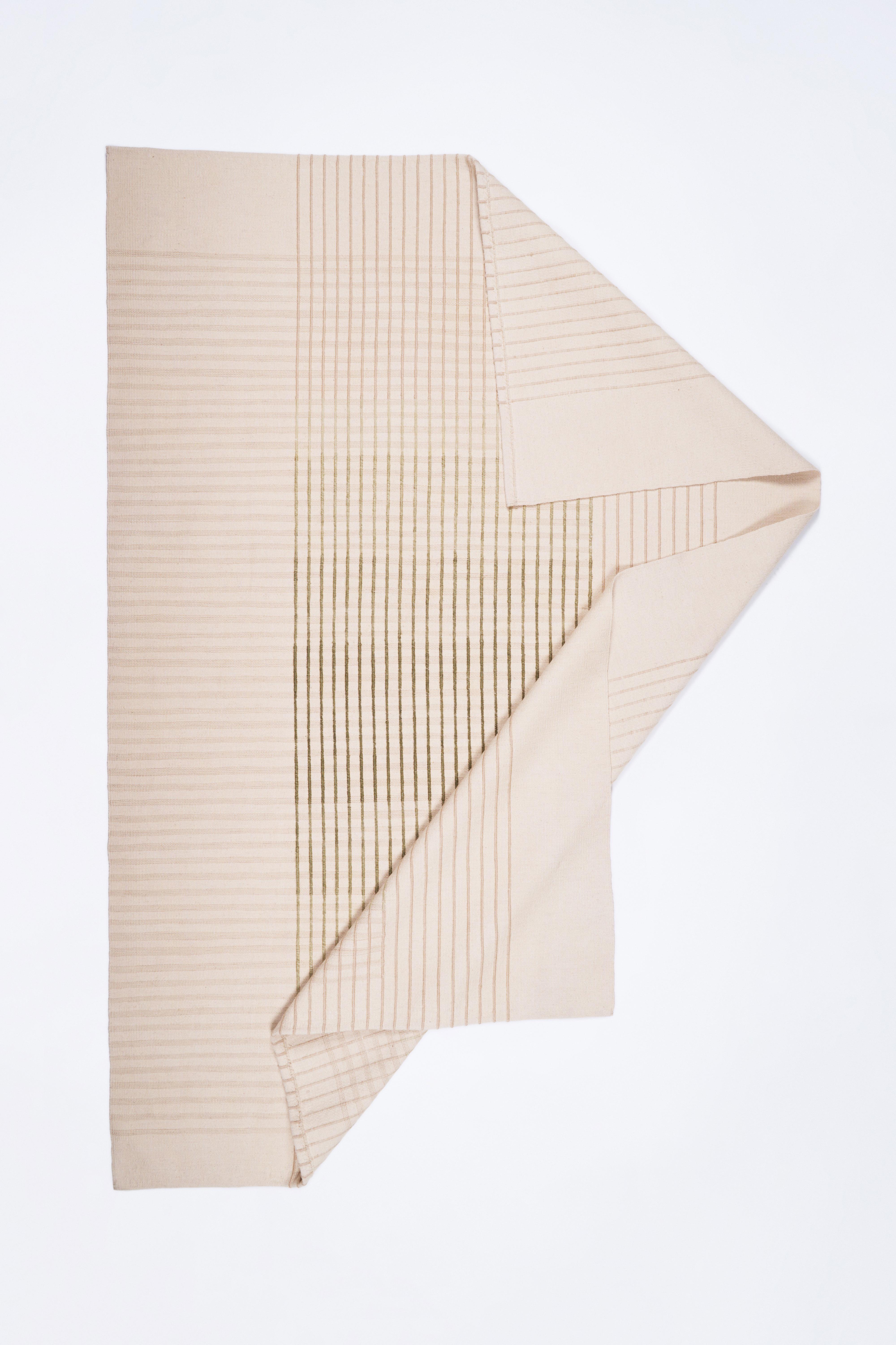 XXIe siècle et contemporain Agnes Contemporary Area Rug Handwoven Ivory and Green size Medium (Tapis de sol contemporain tissé à la main ivoire et vert) en vente