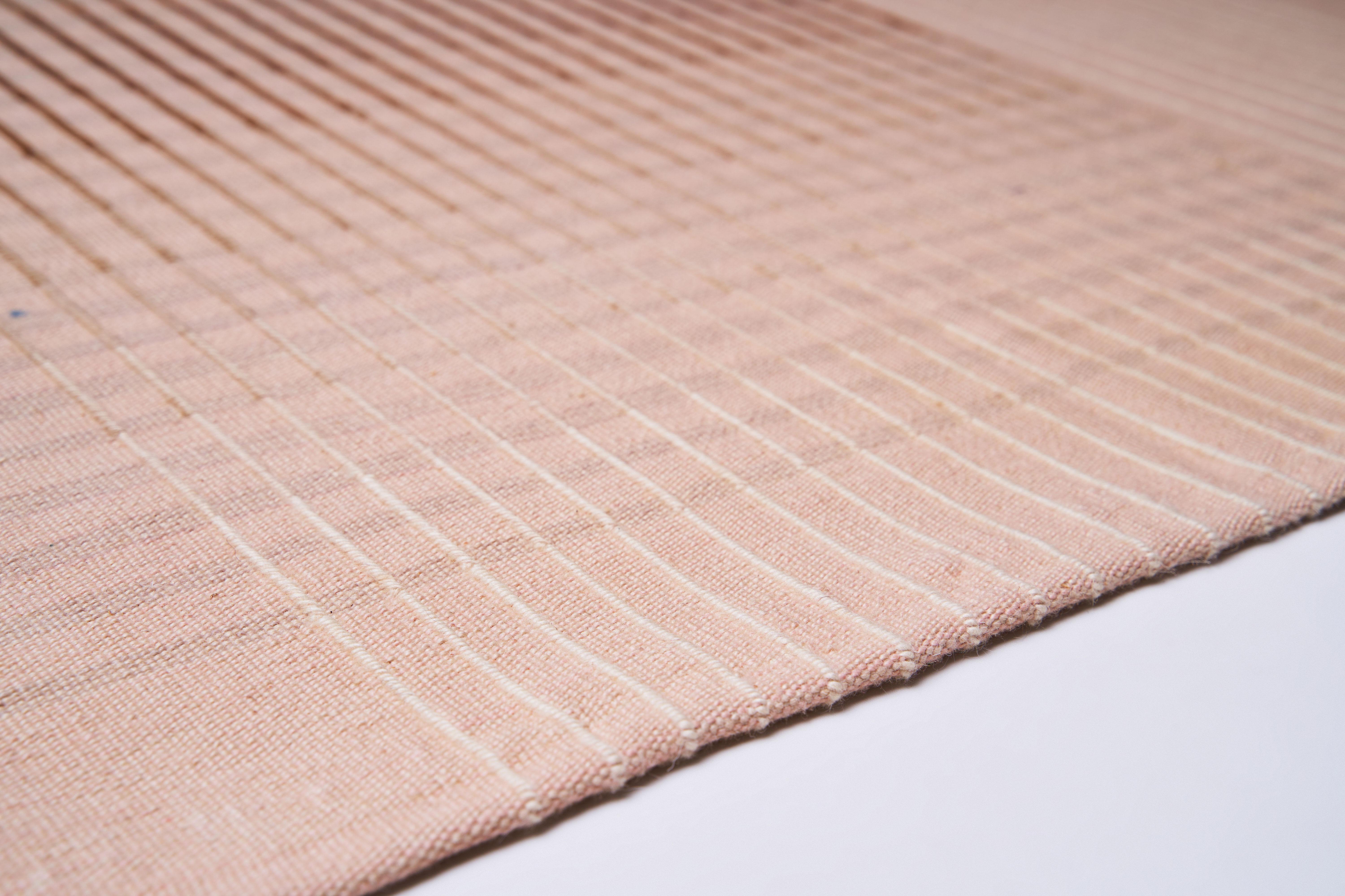 Hand-Woven Agnes Contemporary Area Rug Handwoven Wool Kilim in Pink size Large in stock For Sale
