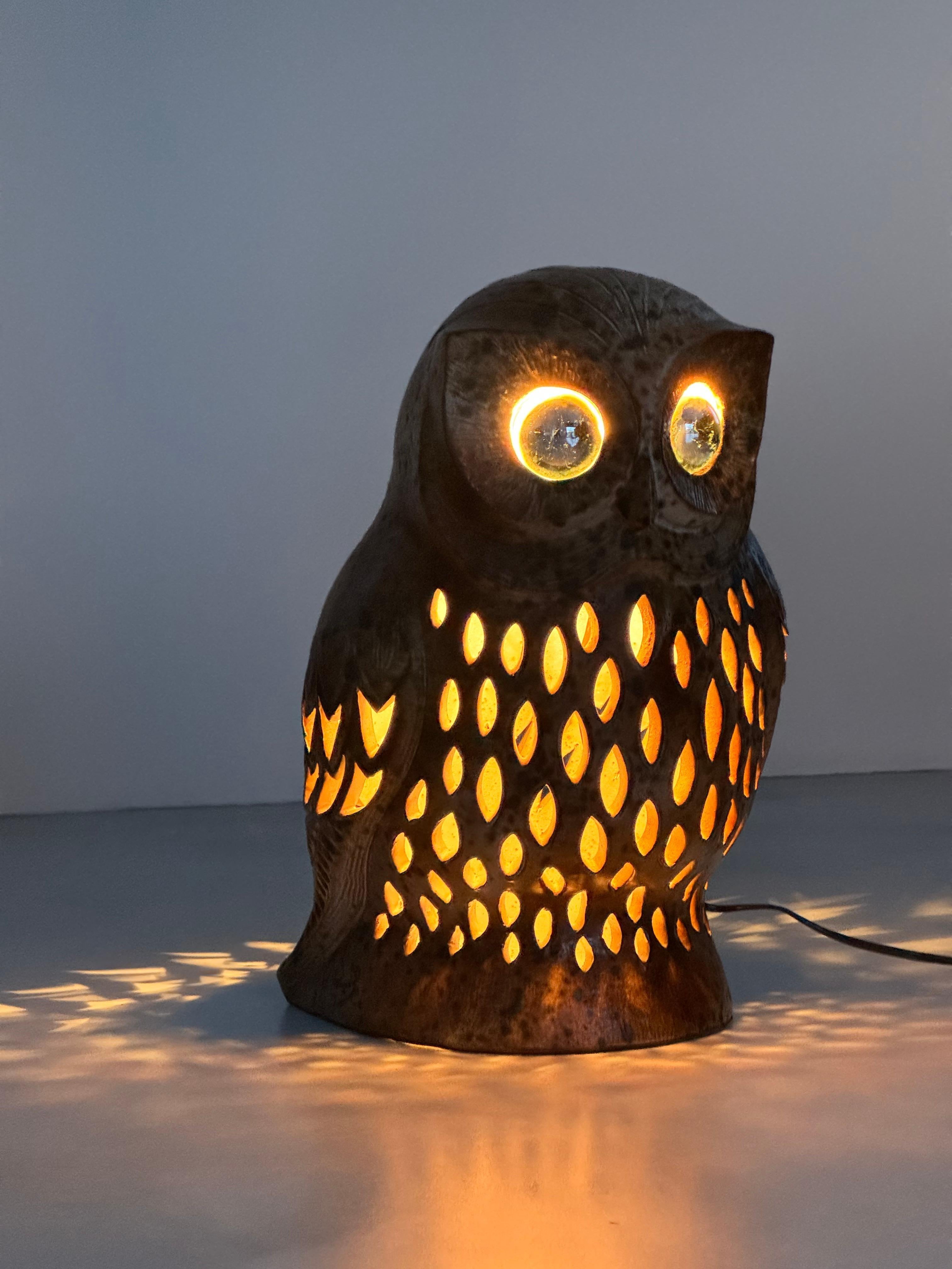 Agnès Escala, huge zoomorphic owl ceramic lamp, unique work, France 1970s For Sale 4