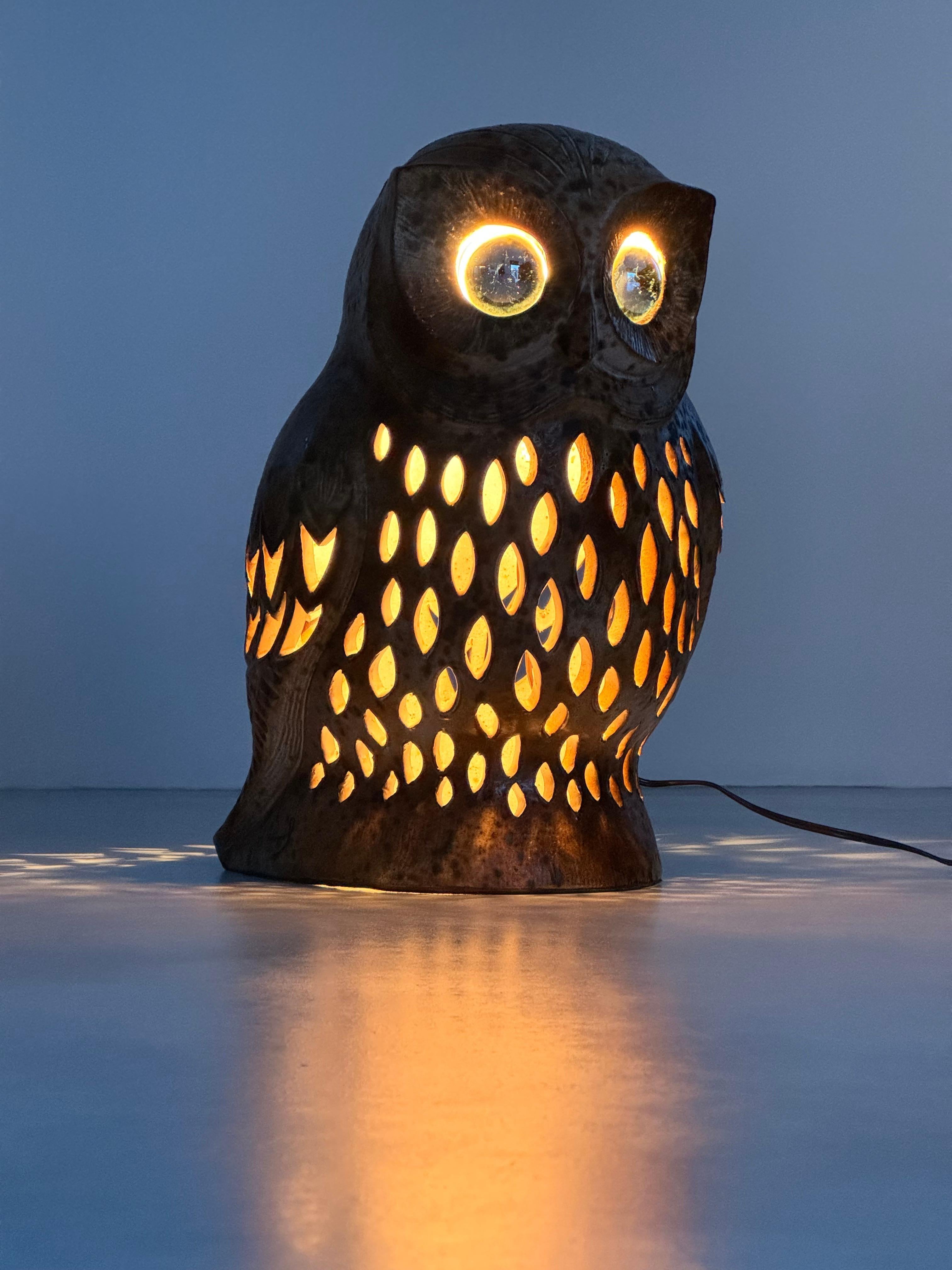 Agnès Escala, huge zoomorphic owl ceramic lamp, unique work, France 1970s For Sale 4