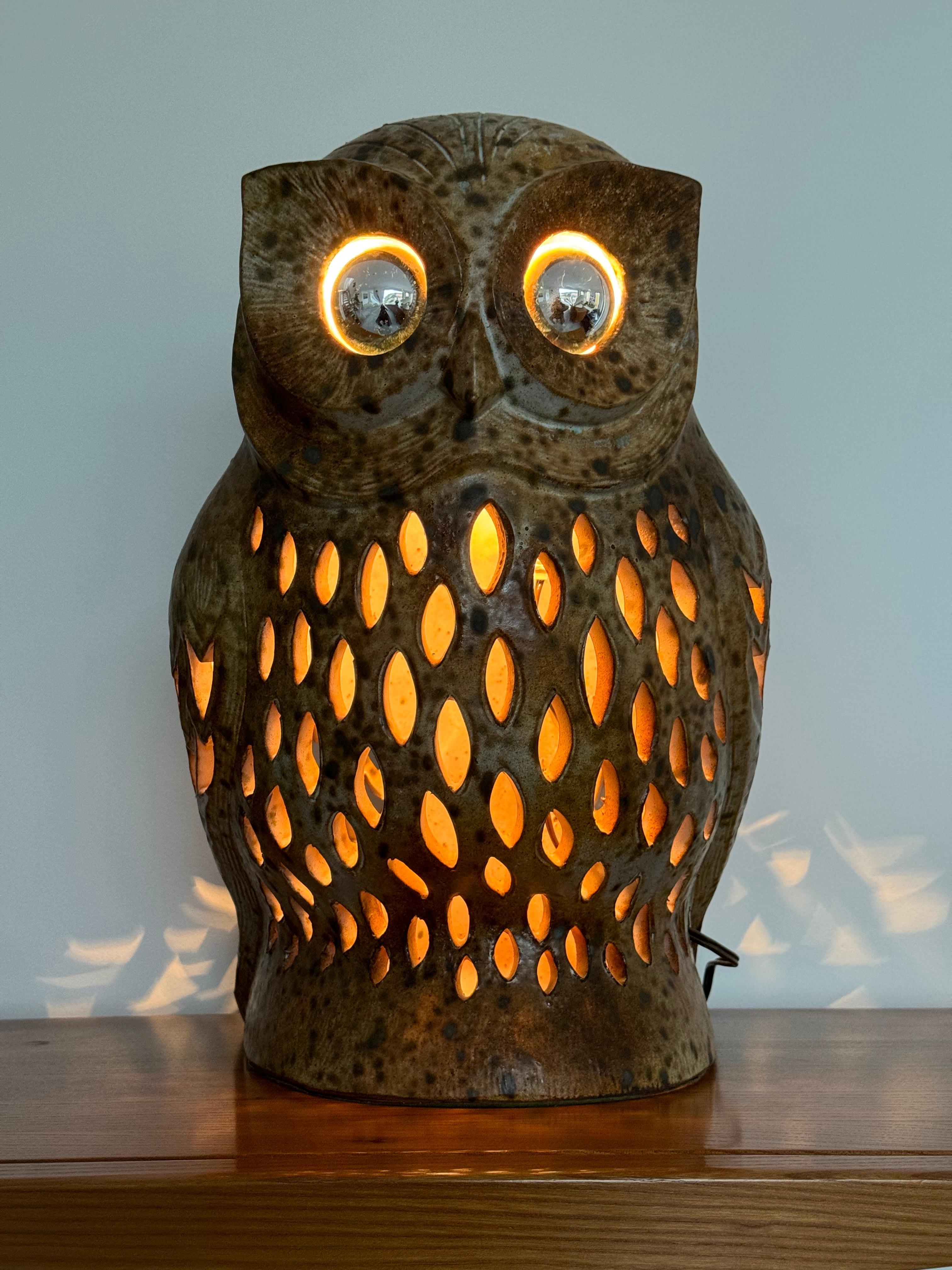 Agnès Escala, huge zoomorphic owl ceramic lamp, unique work, France 1970s For Sale 8