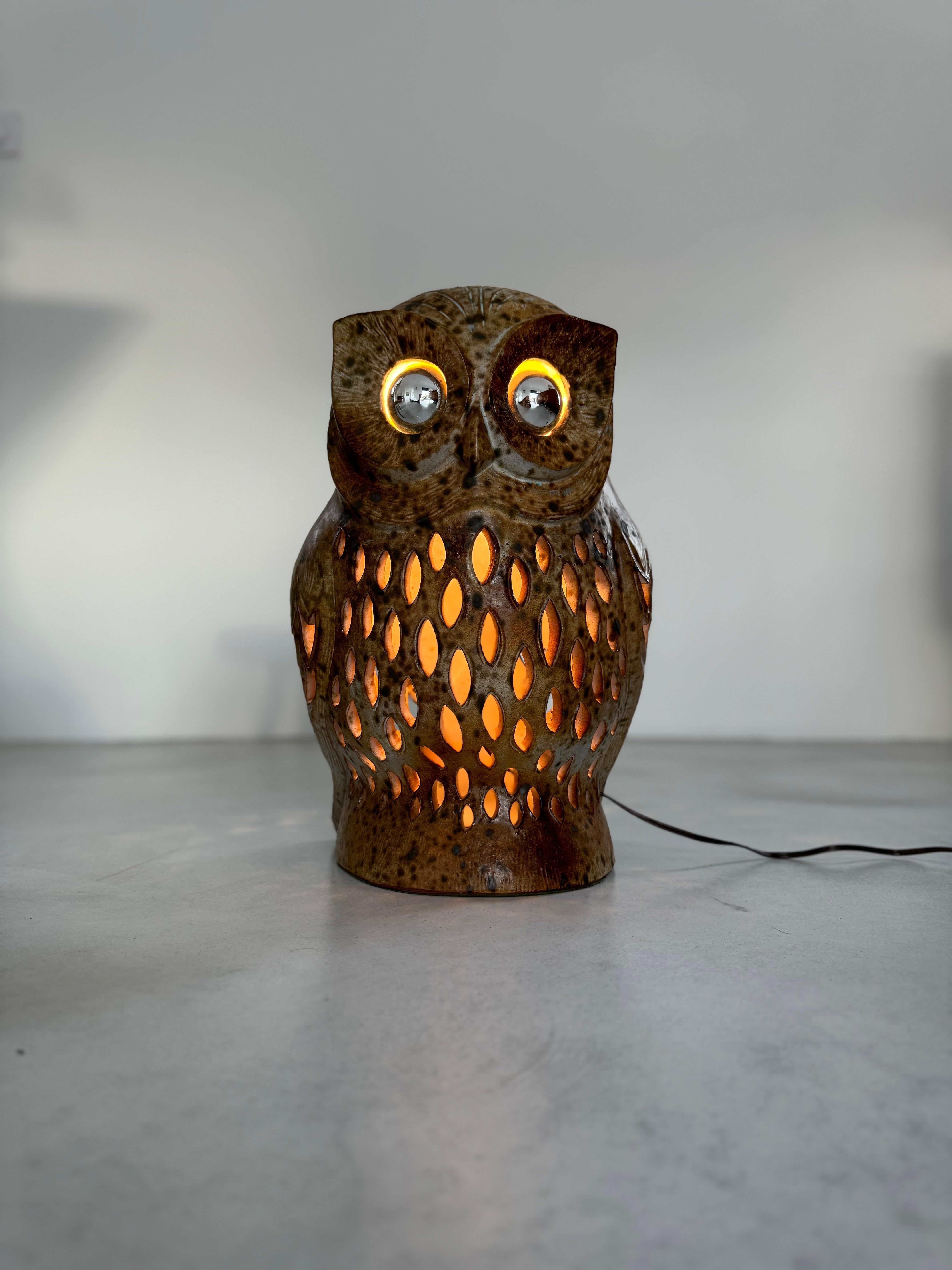 Late 20th Century Agnès Escala, huge zoomorphic owl ceramic lamp, unique work, France 1970s For Sale
