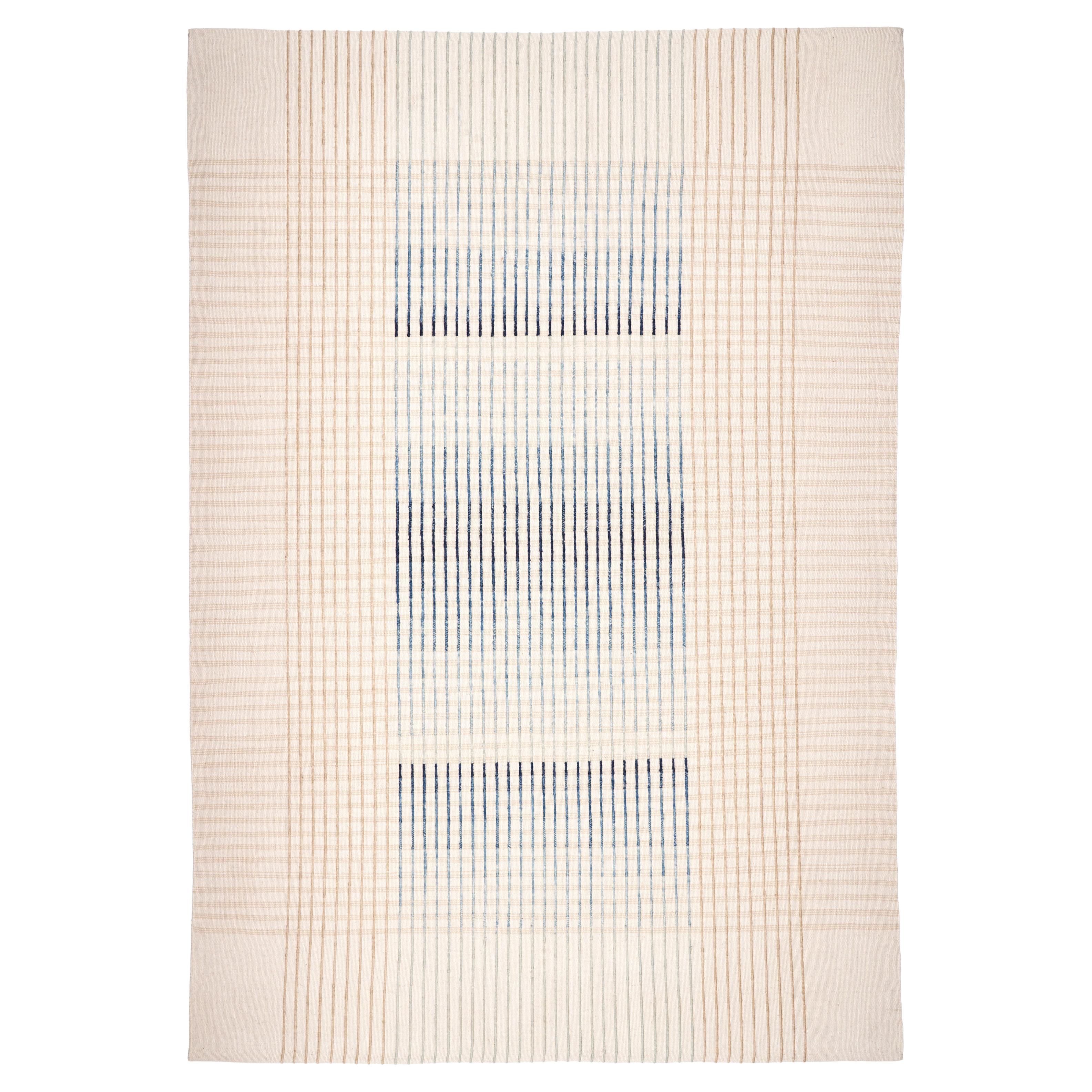 Agnes Handgewebter Woll-Kilim-Teppich Minimalistisches Flachgewebe in Elfenbein und Blau im Angebot