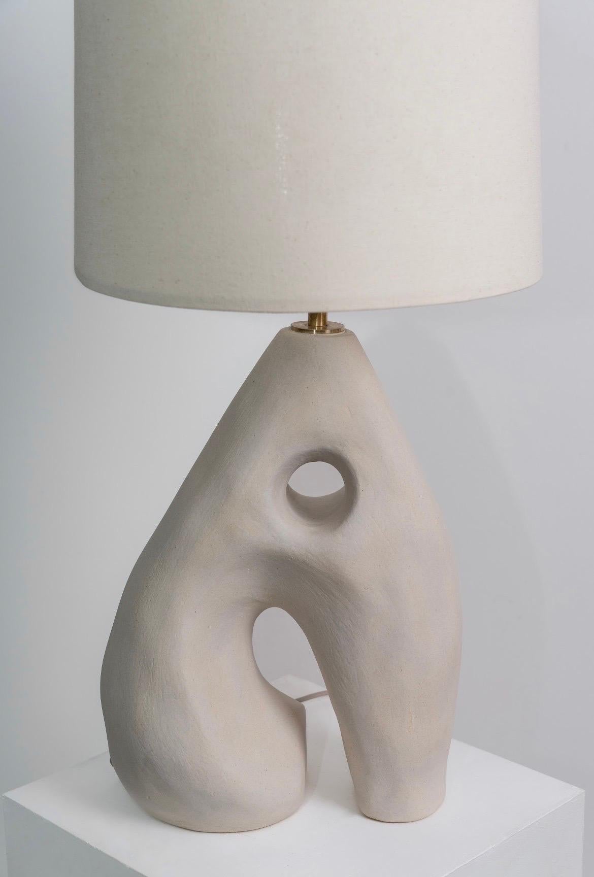 Lampe de table sculpturale Agnes par Hanna Englund Ceramics en vente 1