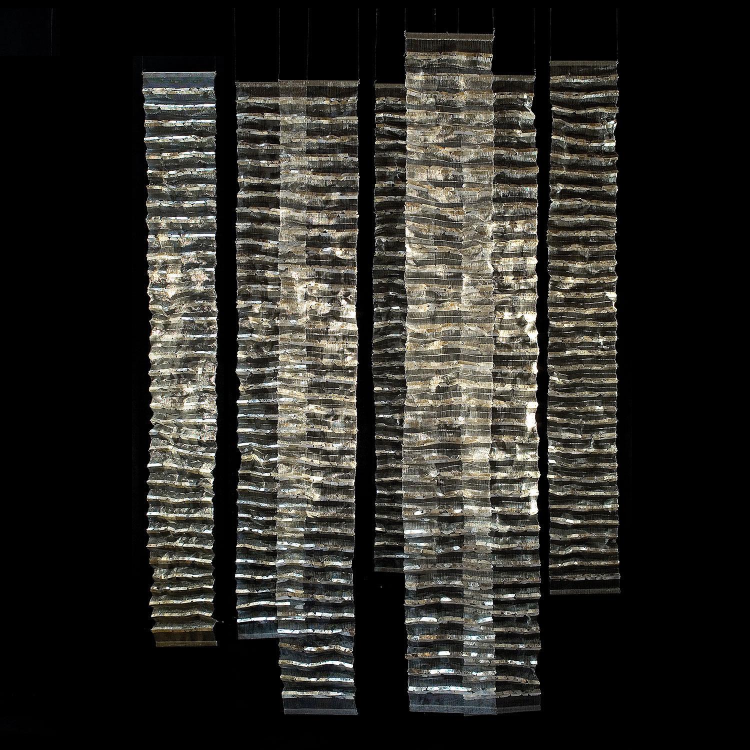 En Face, installazione e appendiabiti da parete in mica e acciaio, Agneta Hobin in vendita 1