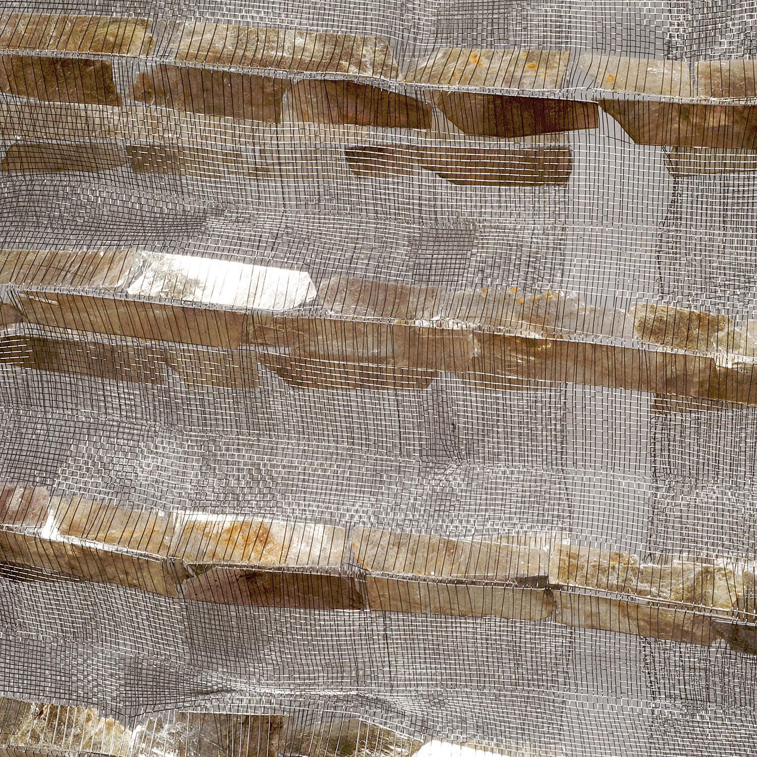 En Face, installazione e appendiabiti da parete in mica e acciaio, Agneta Hobin in vendita 2