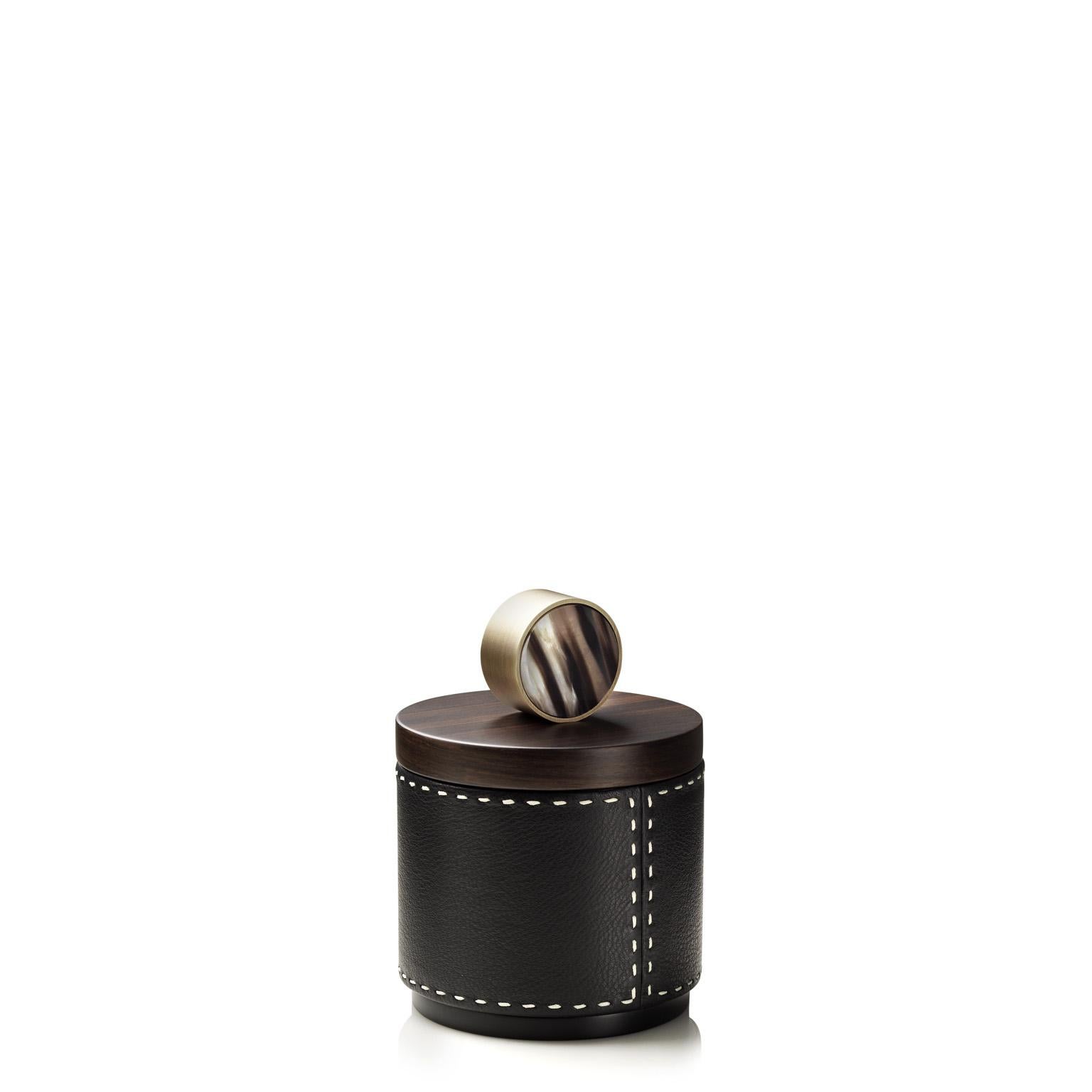 Agneta Round Box in Pebbled leather with Handle in Corno Italiano, Mod. 4480 In New Condition For Sale In Recanati, Macerata