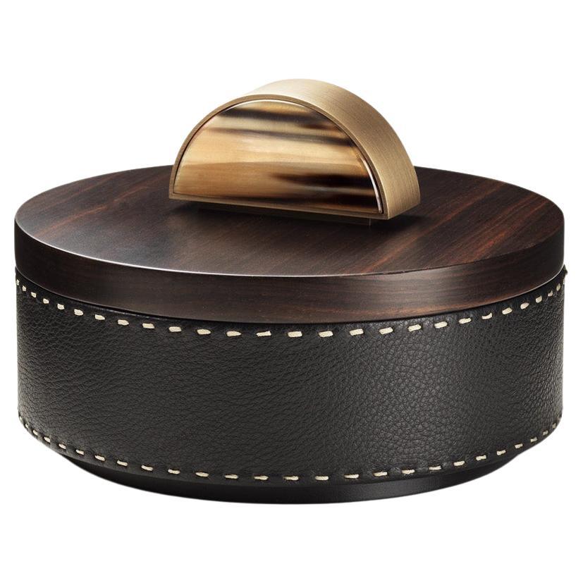 Agneta Round Box in Pebbled Leather with Handle in Corno Italiano, Mod. 4487 For Sale