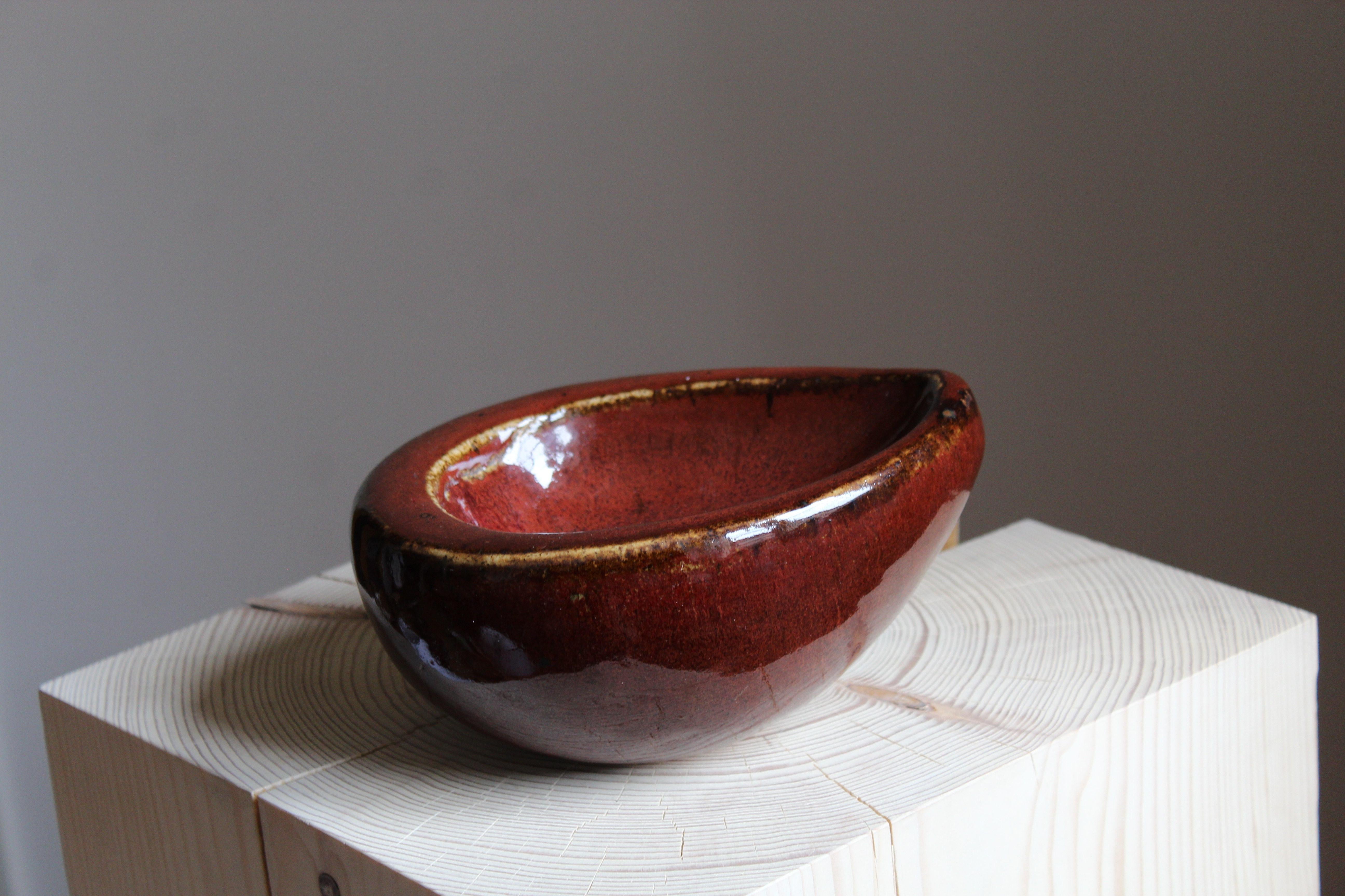 Modern Agnete Jørgensen, Organic Bowl, Oxblood Glazed Stoneware, Bing & Grøndahl, 1960s